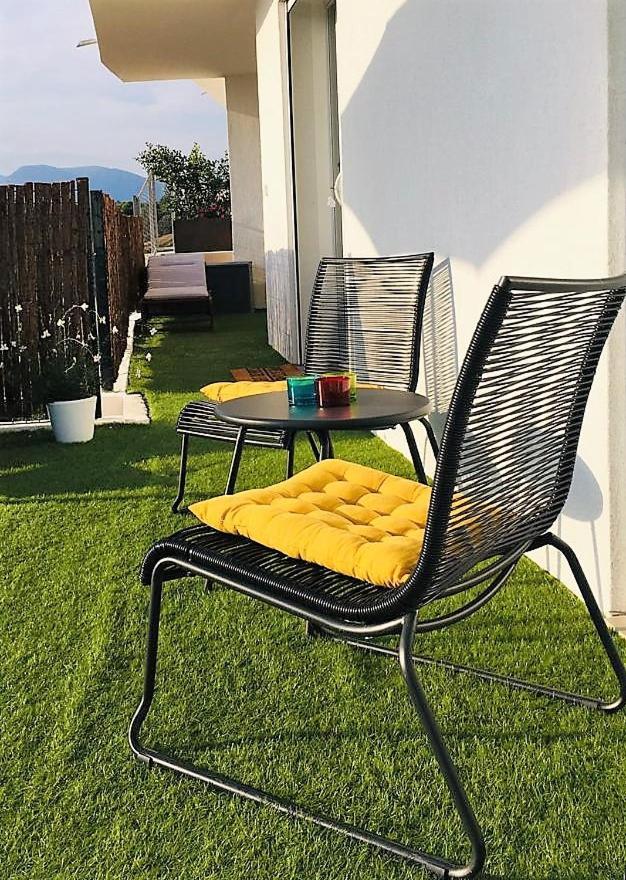 Suite Lit King-Size - Vue sur Piscine