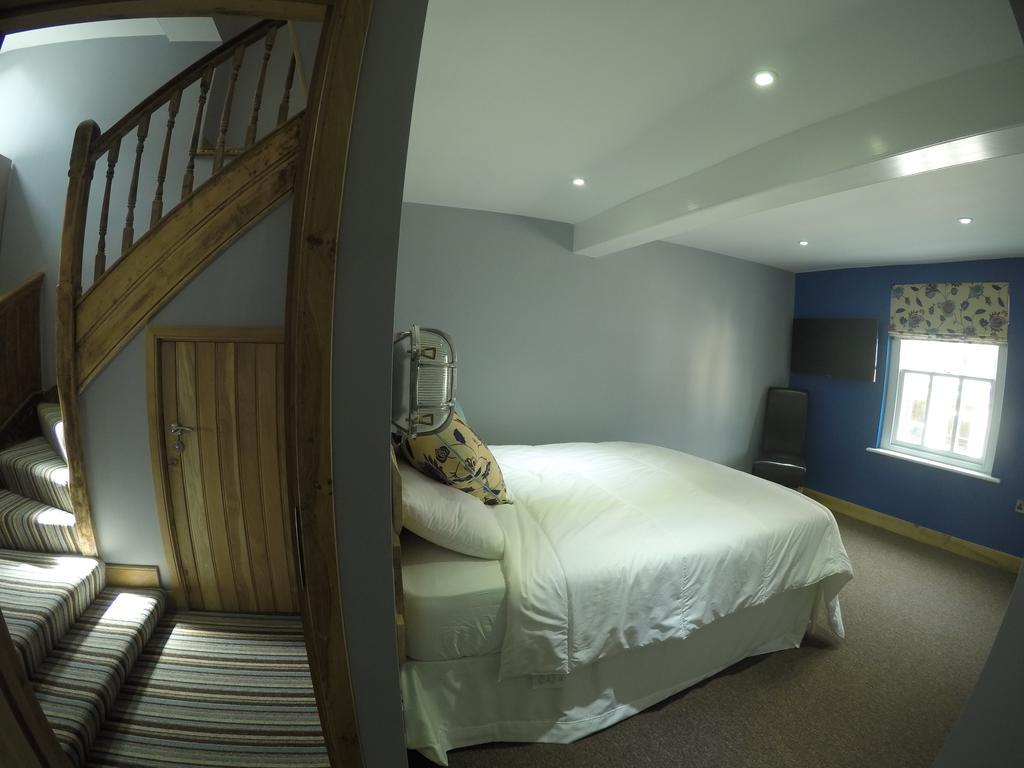 Double or Twin Room with Shared Bathroom Moel Findeg
