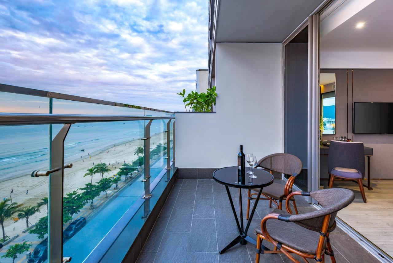 Two-Bedroom Apartment with Balcony and Sea View