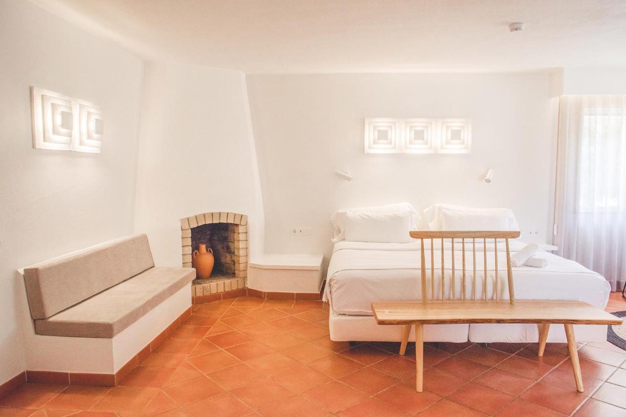Deluxe Studio Apartment