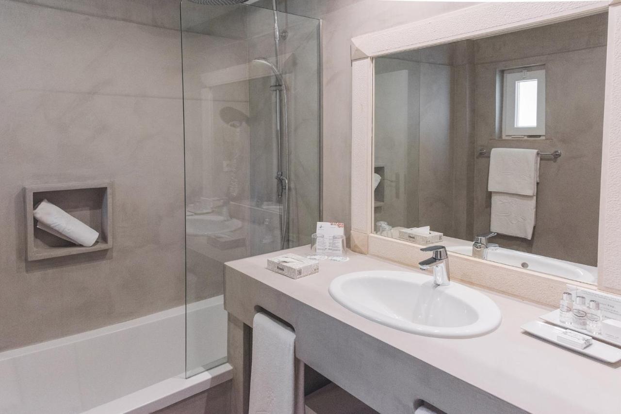 Deluxe Studio Apartment
