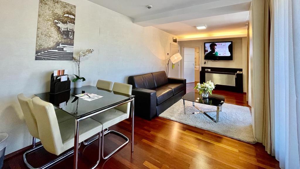 Penthouse Daire (4 Yetişkin)