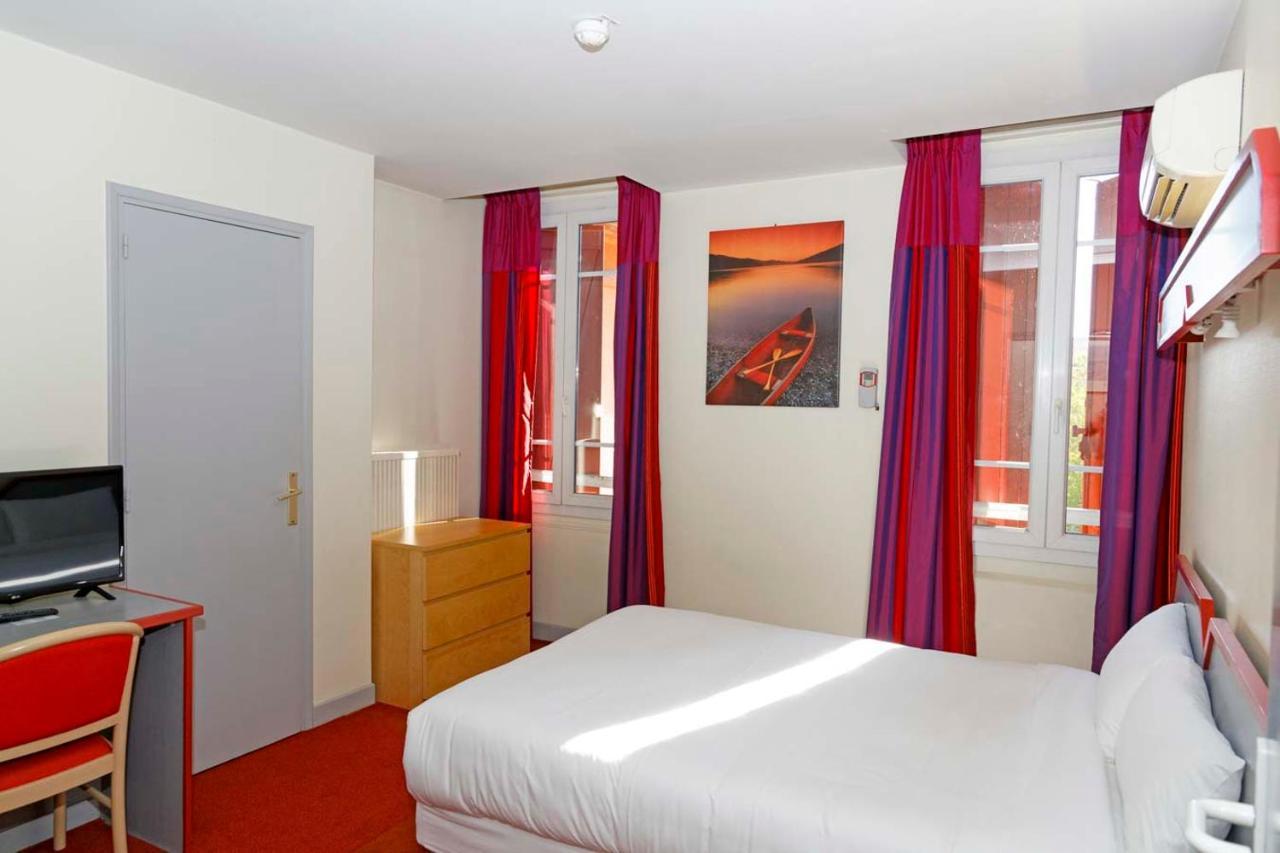 Small Double Room,1772906527:JPEG