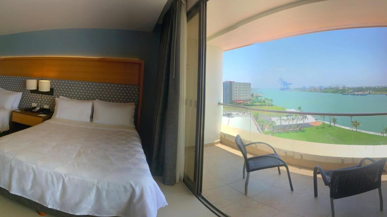 Standard Queen Room with River View