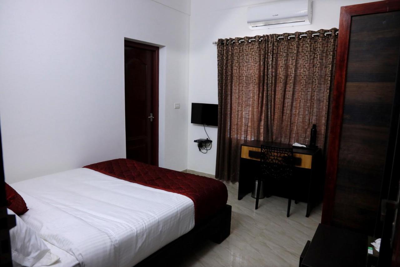 Deluxe Double Room with Extra Bed