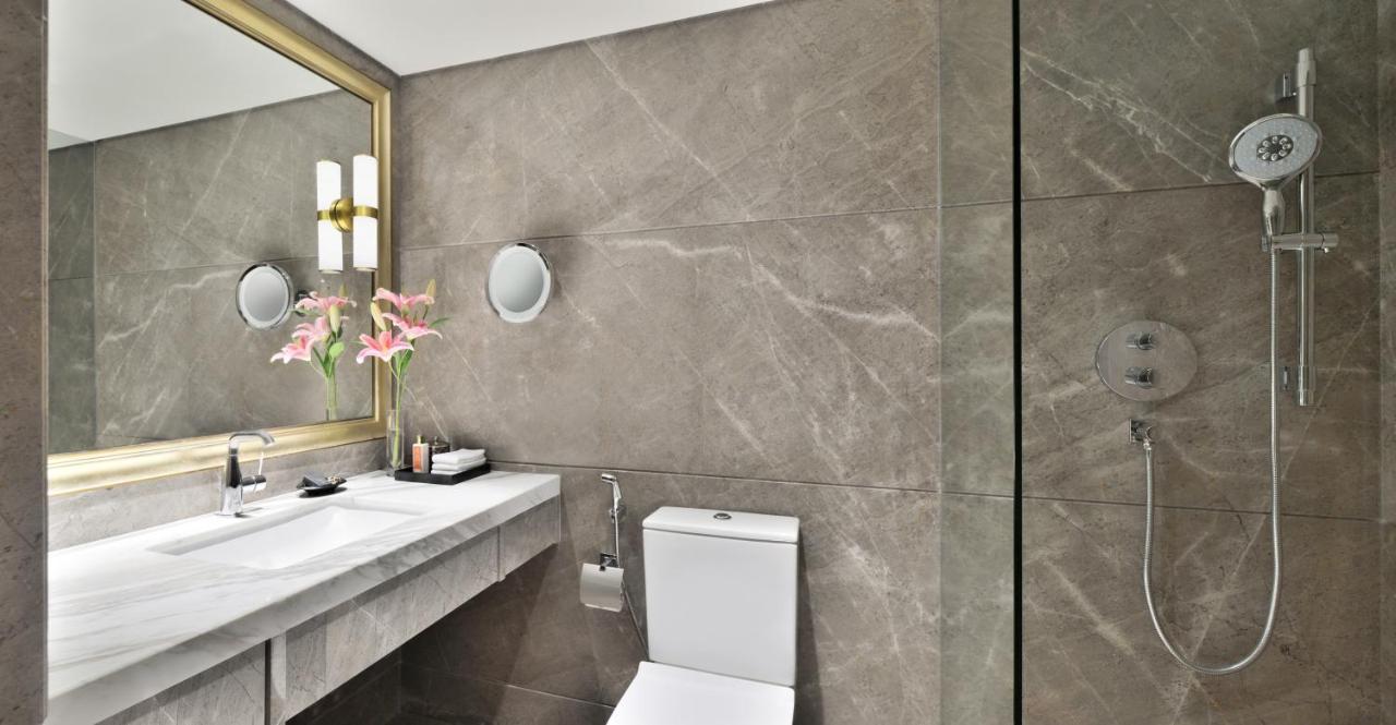 Taj Club Suite | One way Airport Transfer | Club Lounge Access