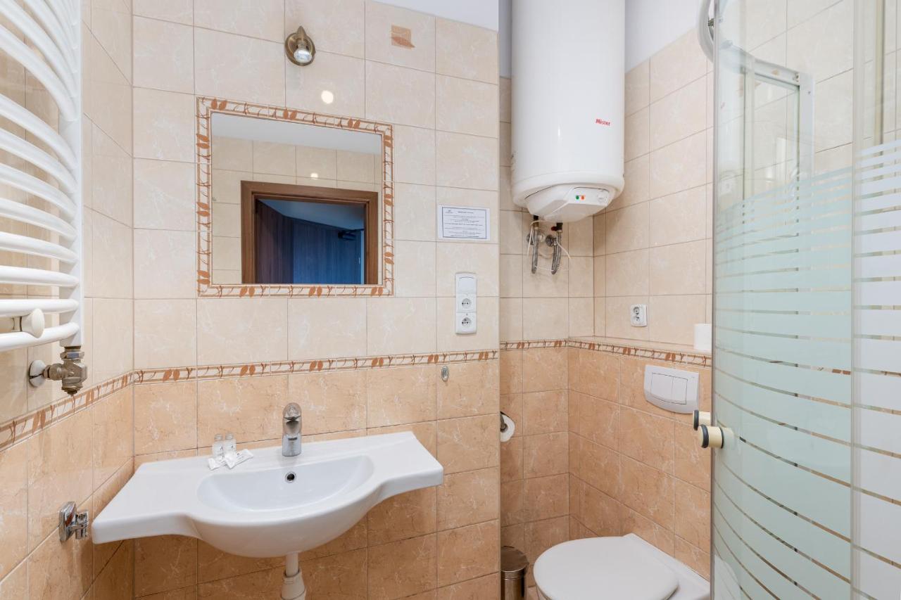 Classic Quadruple Room City View