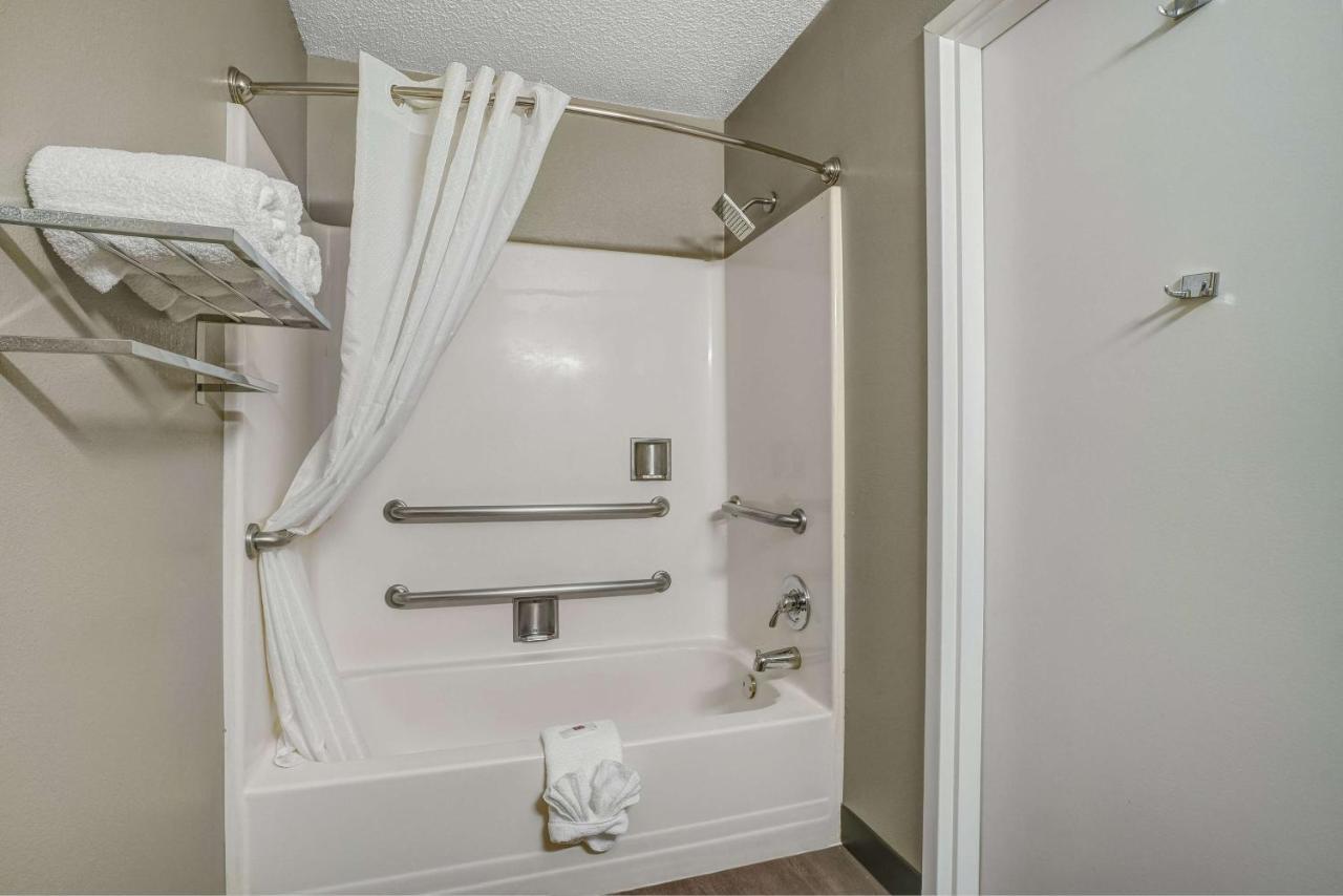 Queen Room with Two Queen Beds - Disability Access - Non-Smoking