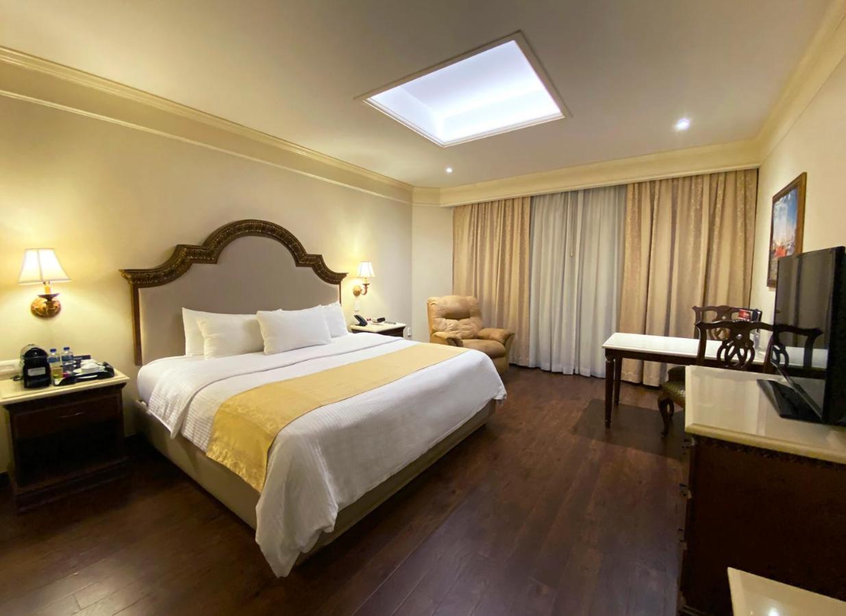 Queen Room