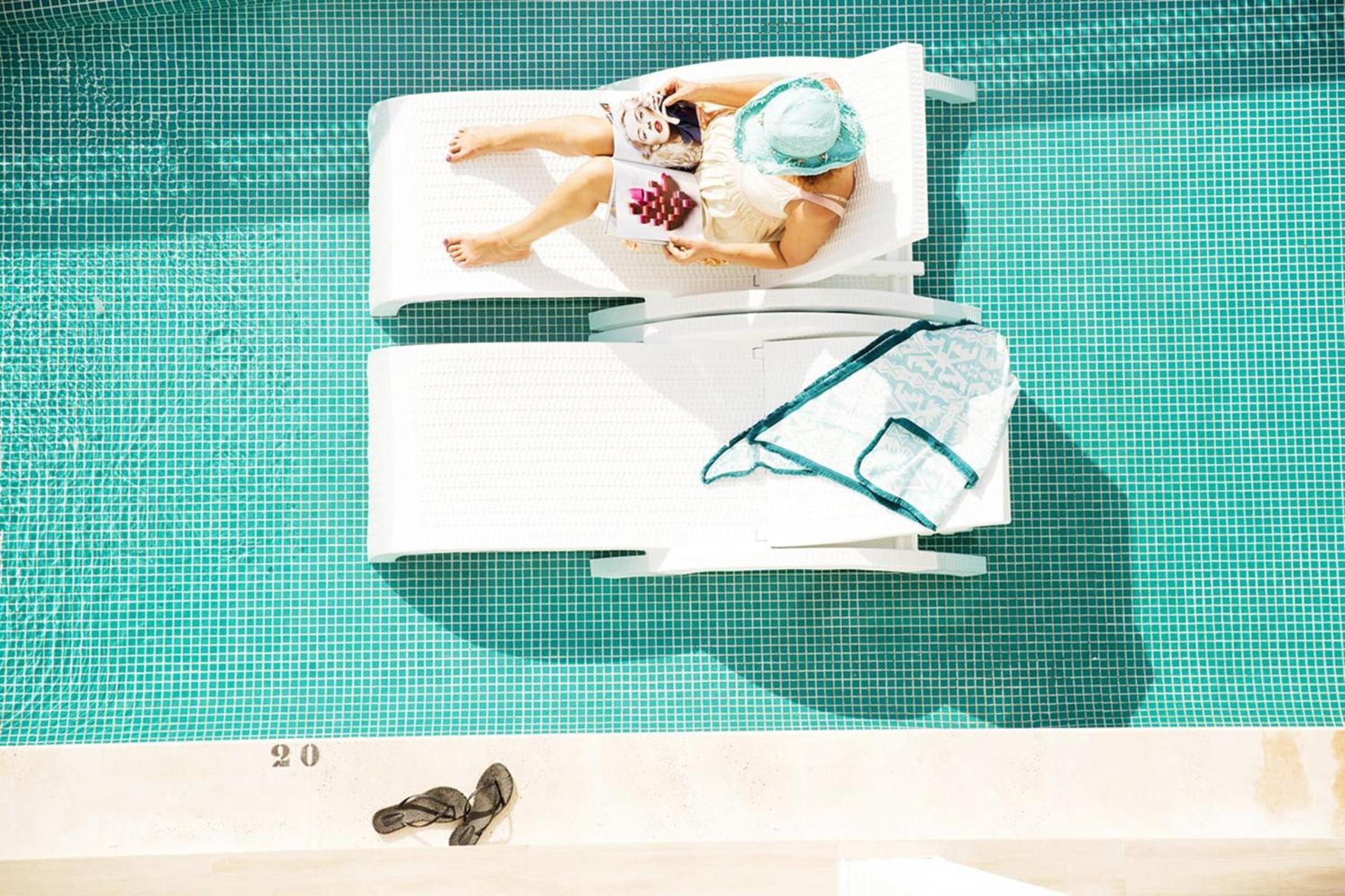 Chambre Supérieure - Accès Direct à la Piscine