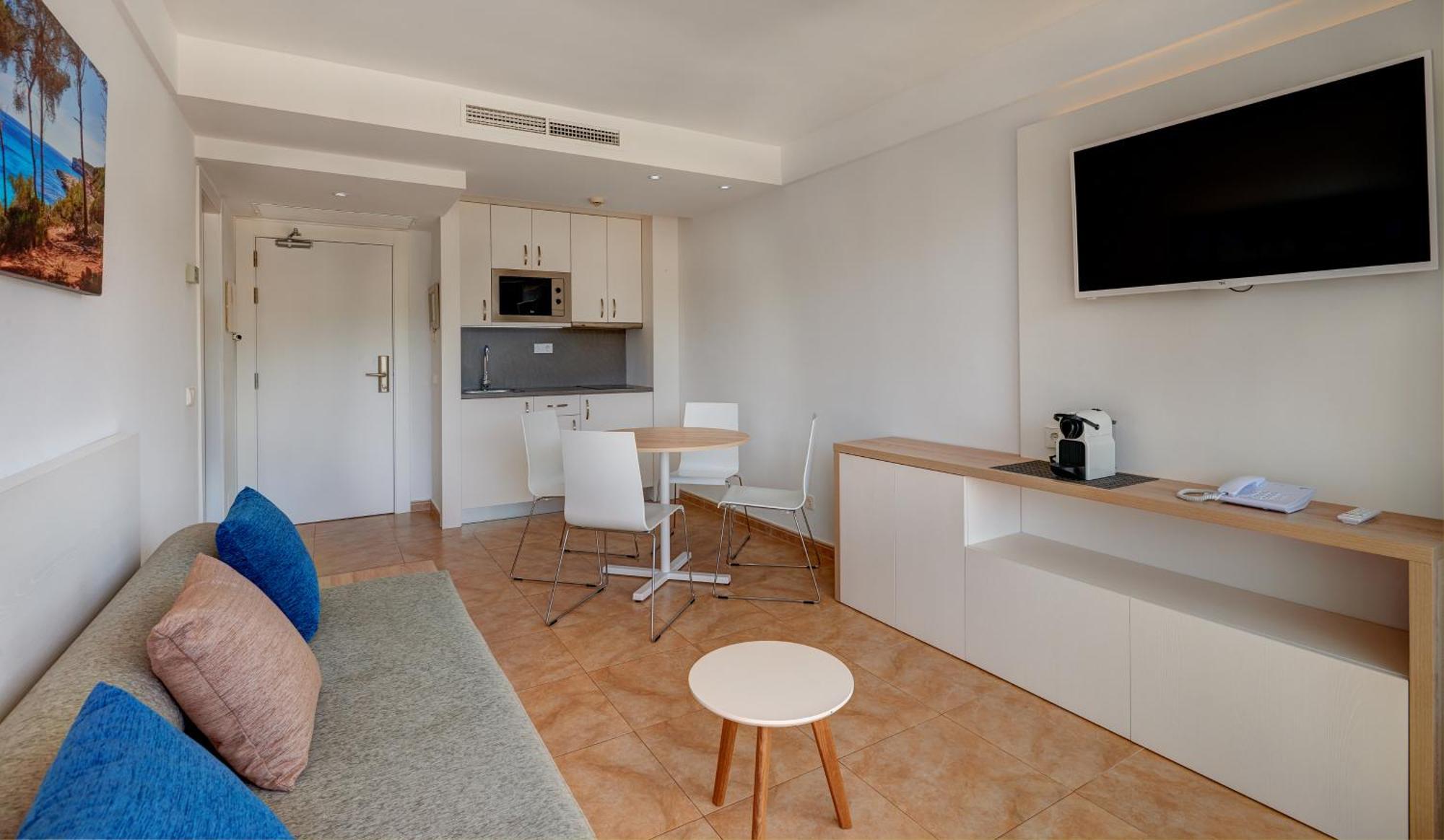 Superior One Bedroom Apartment