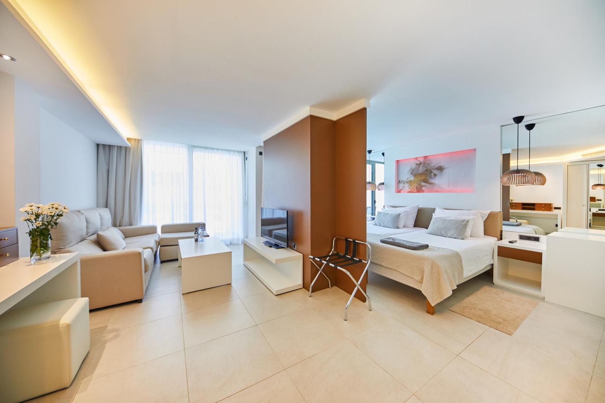 Junior Suite Swim Up