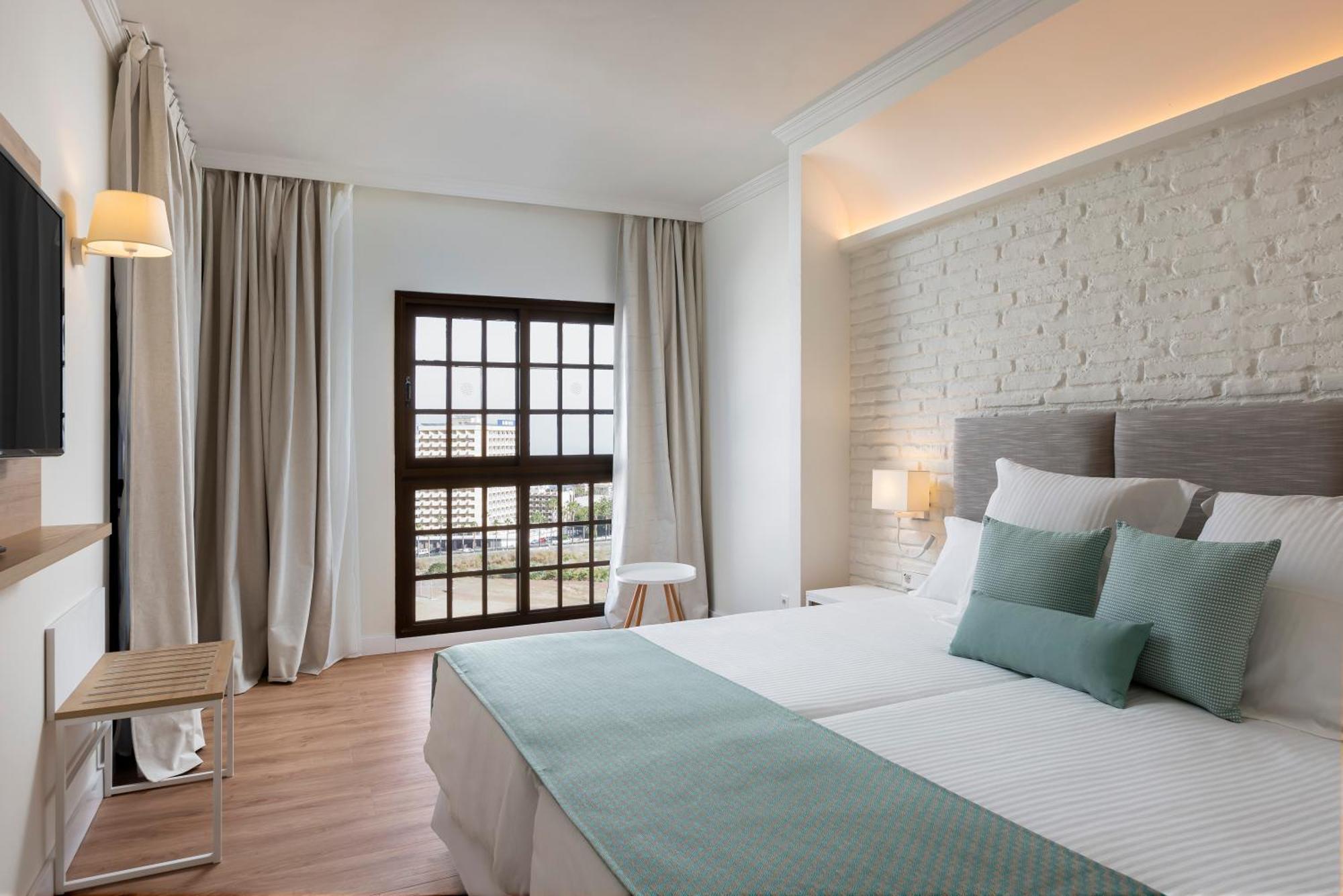 Suite with Ocean View ( 2 Adults )
