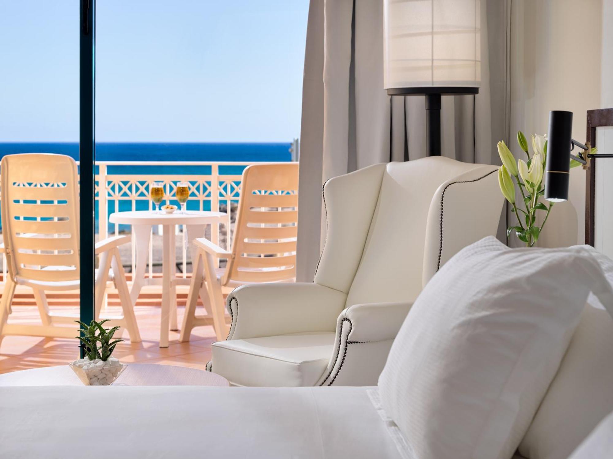 Double or Twin Room with Sea View
