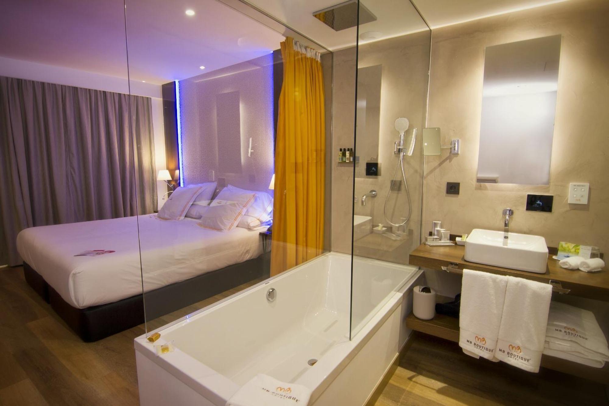 Superior Double Room Bath Tub,307086868:JPEG