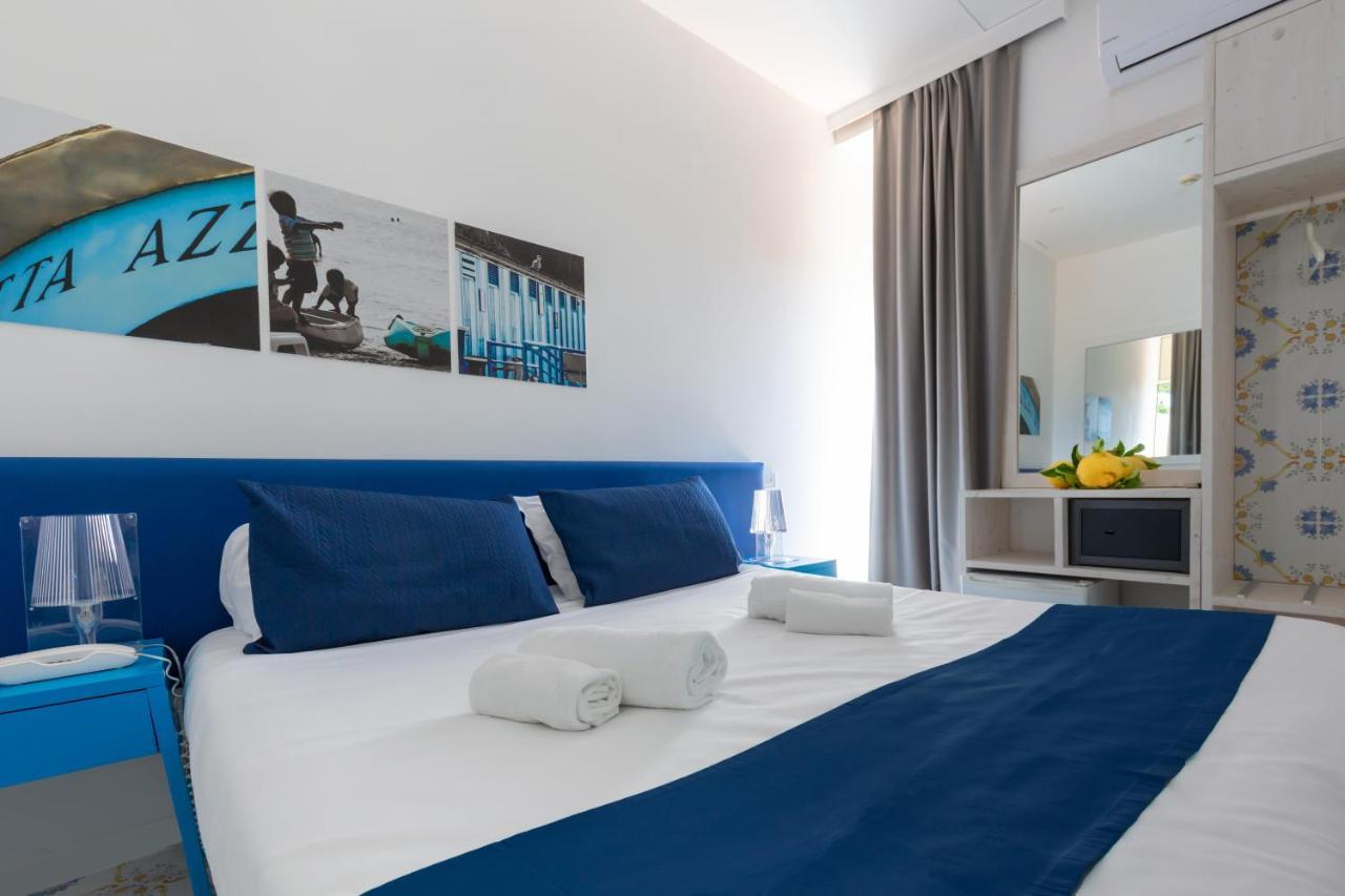 Double or Twin Room with Sea View,1437420619:JPEG