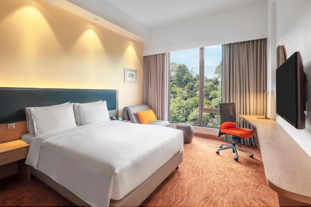 Standard Queen Room - High Floor/Free Breakfast