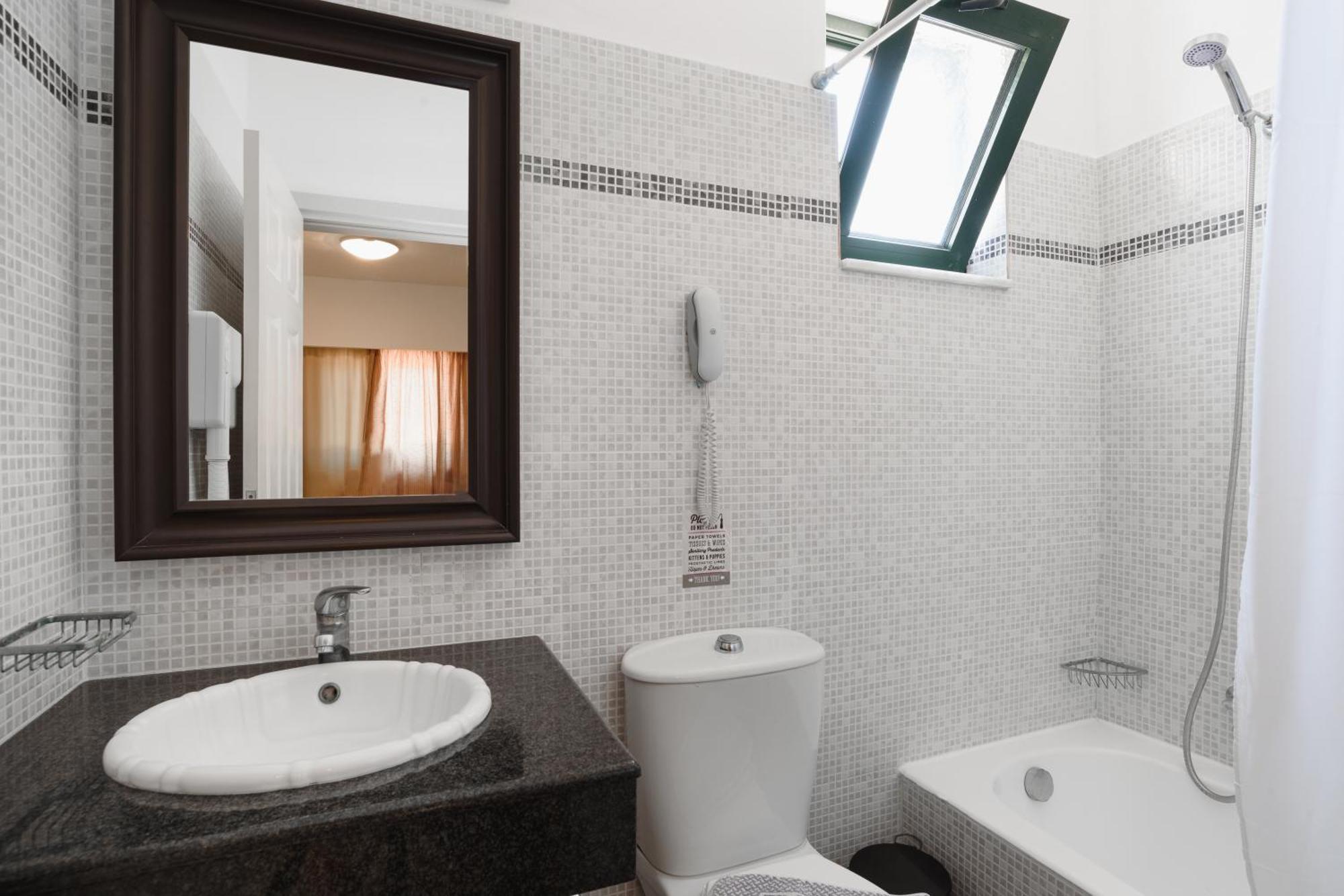 One-Bedroom Apartment,1273158460:JPEG
