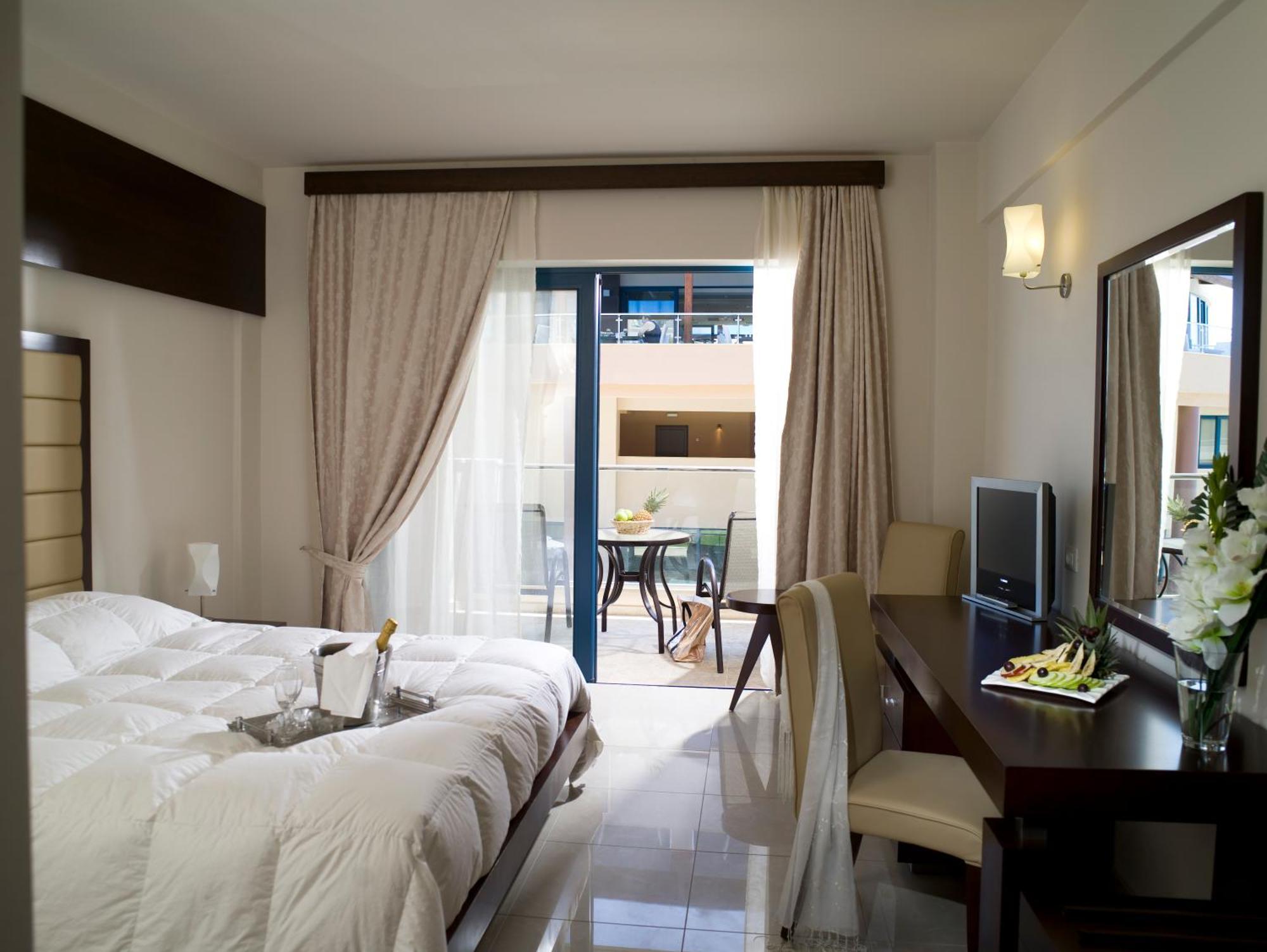 Double Room Sea View Sharing Pool