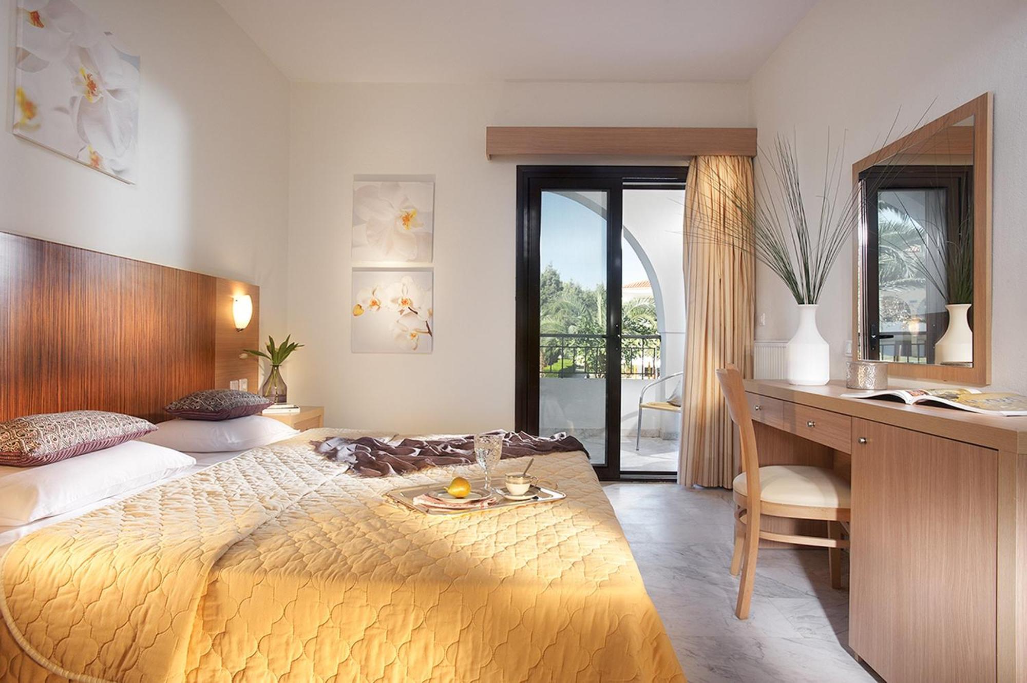 Family Apartment with Garden View