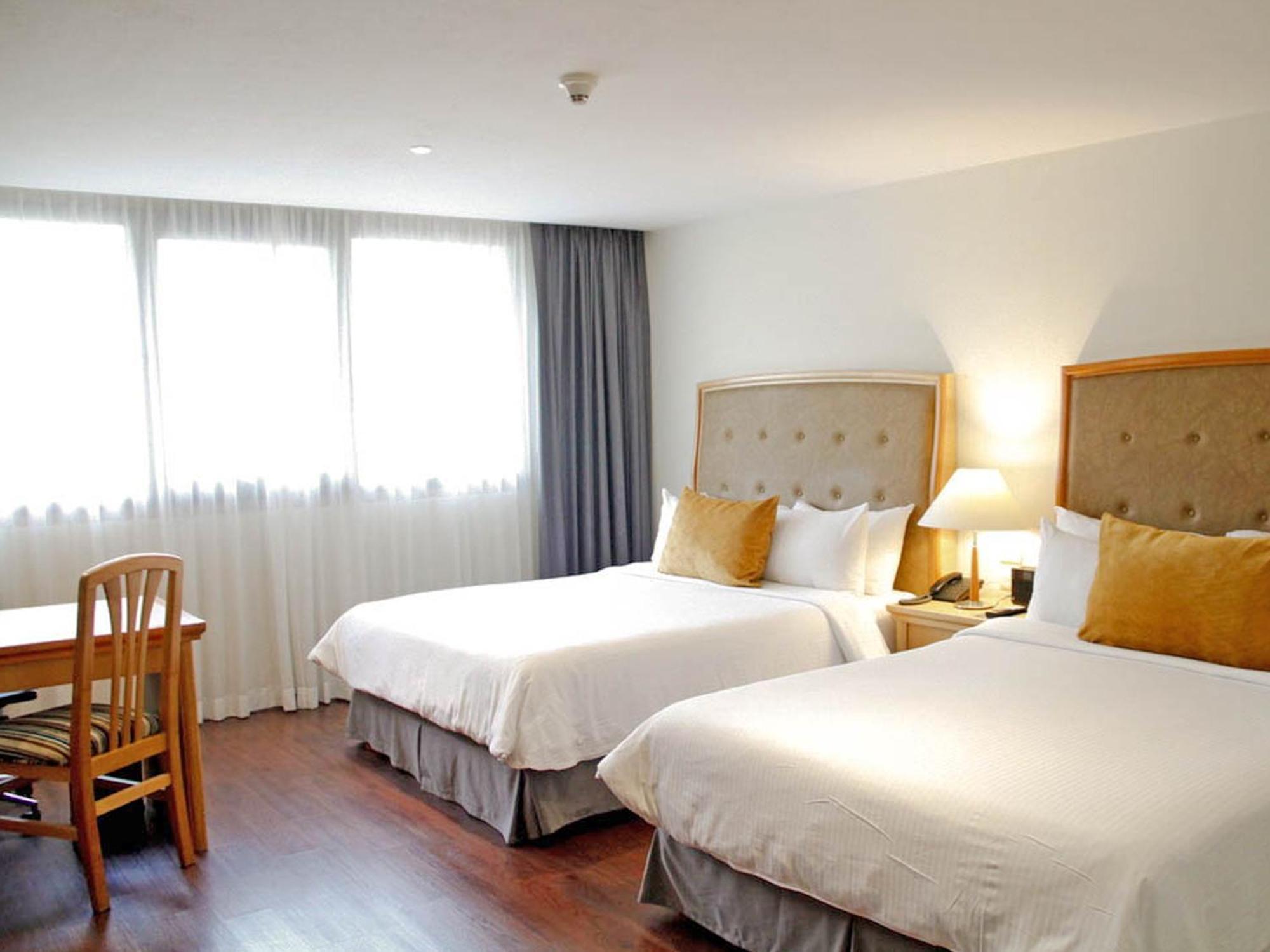 Queen Room with Two Queen Beds,1273405273:JPEG