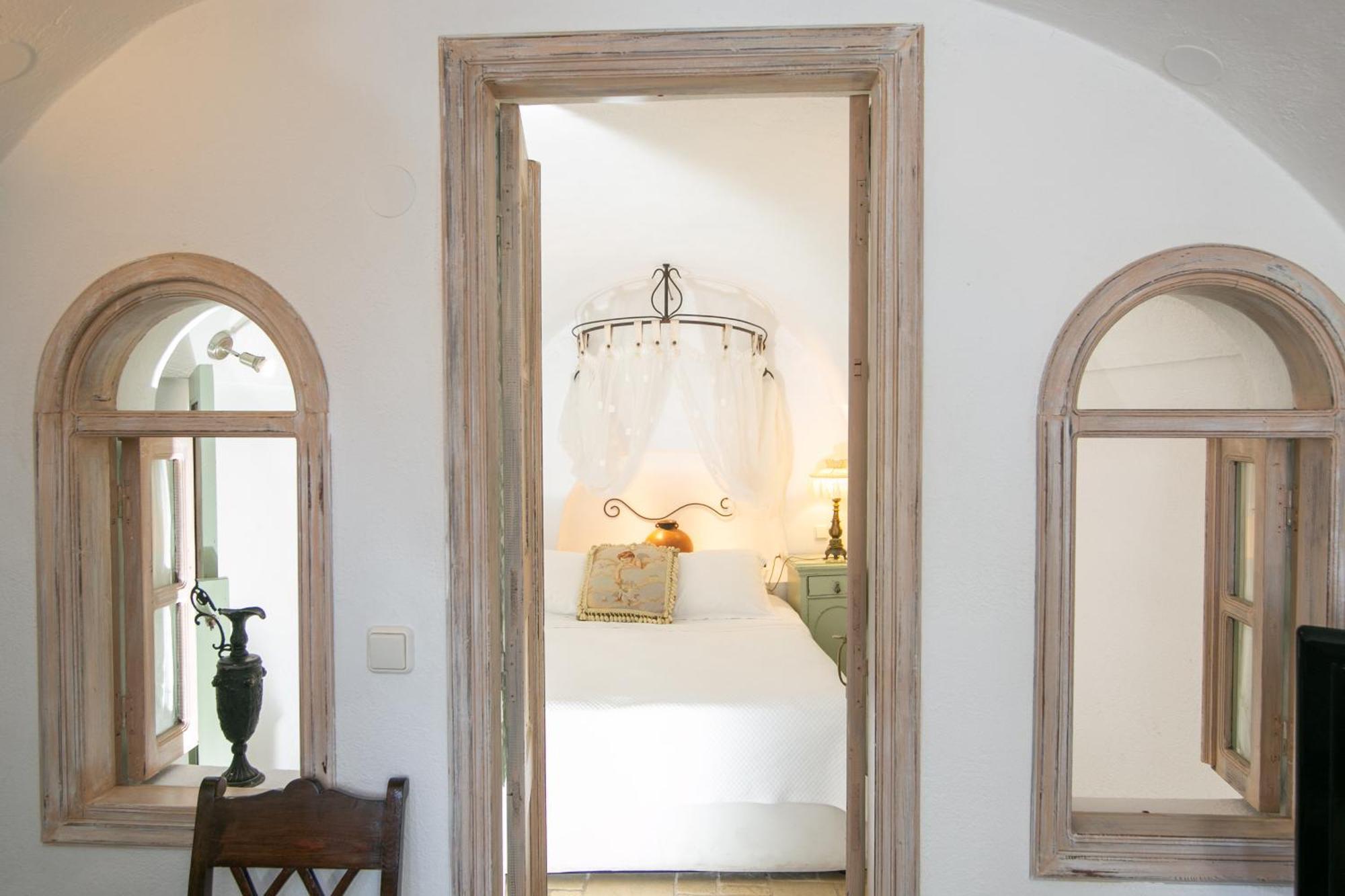 Elegant Cave Suite with Caldera View,909038422:JPEG