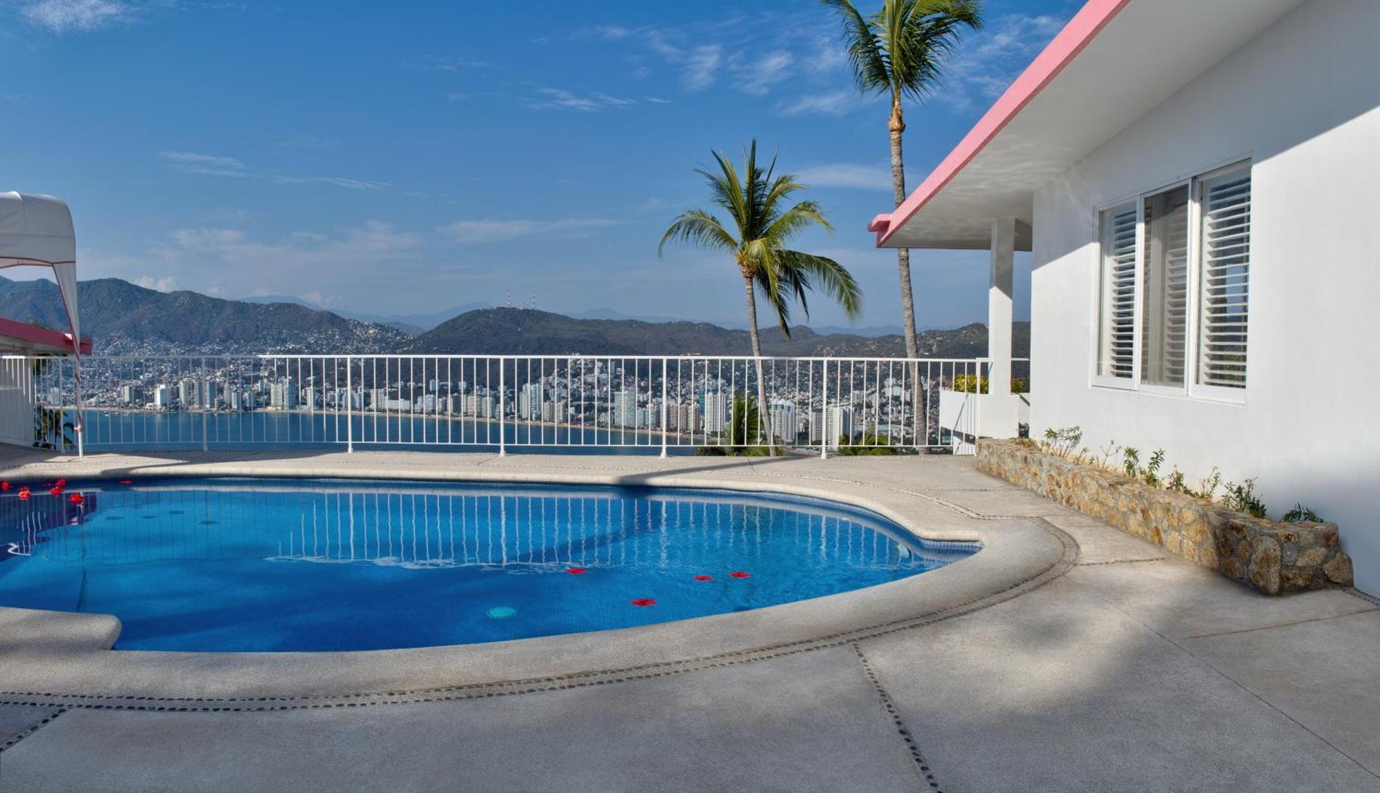 Private Pool Casita King Bed