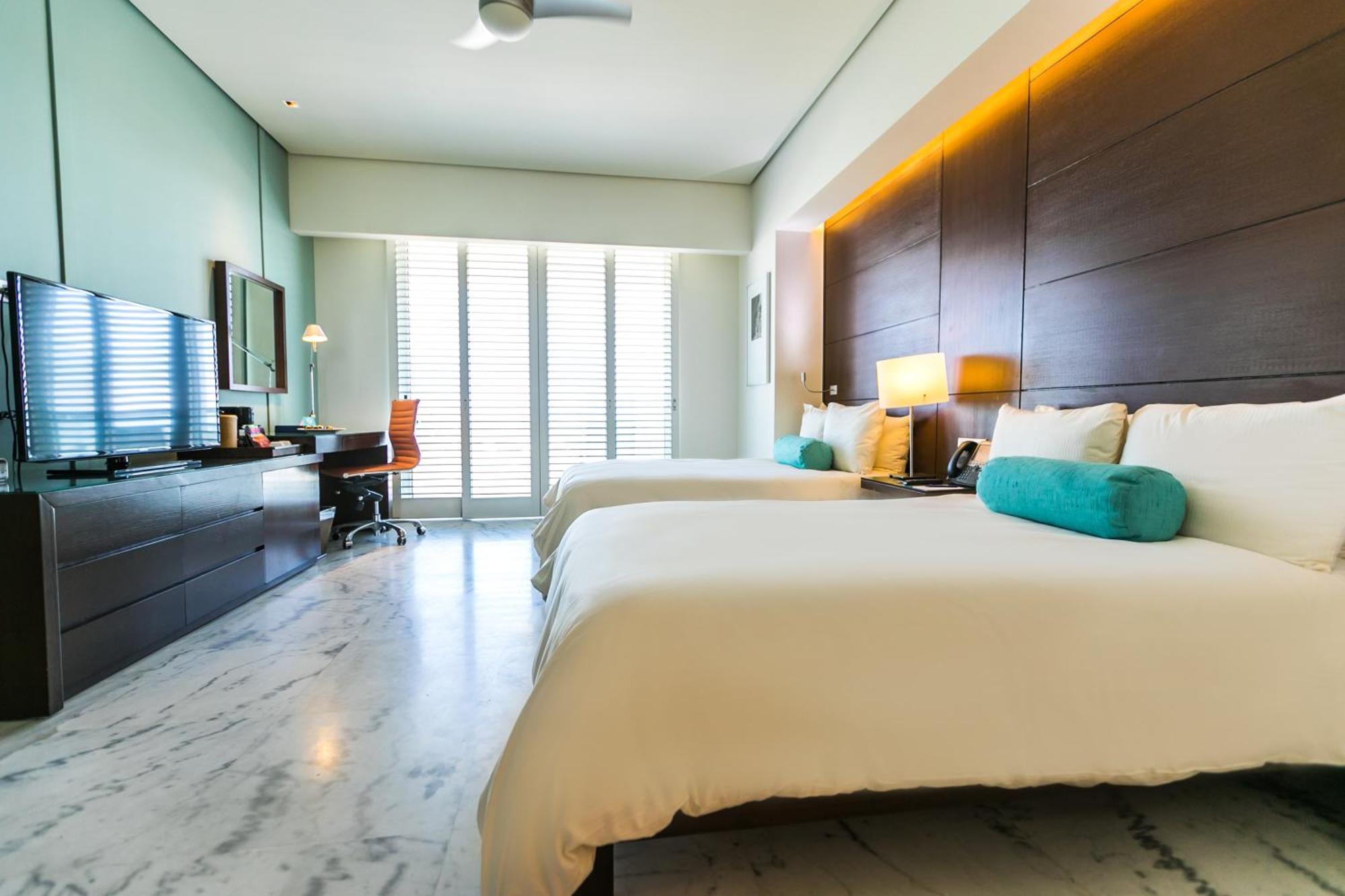 Club 89 King Size Bed Diamante View