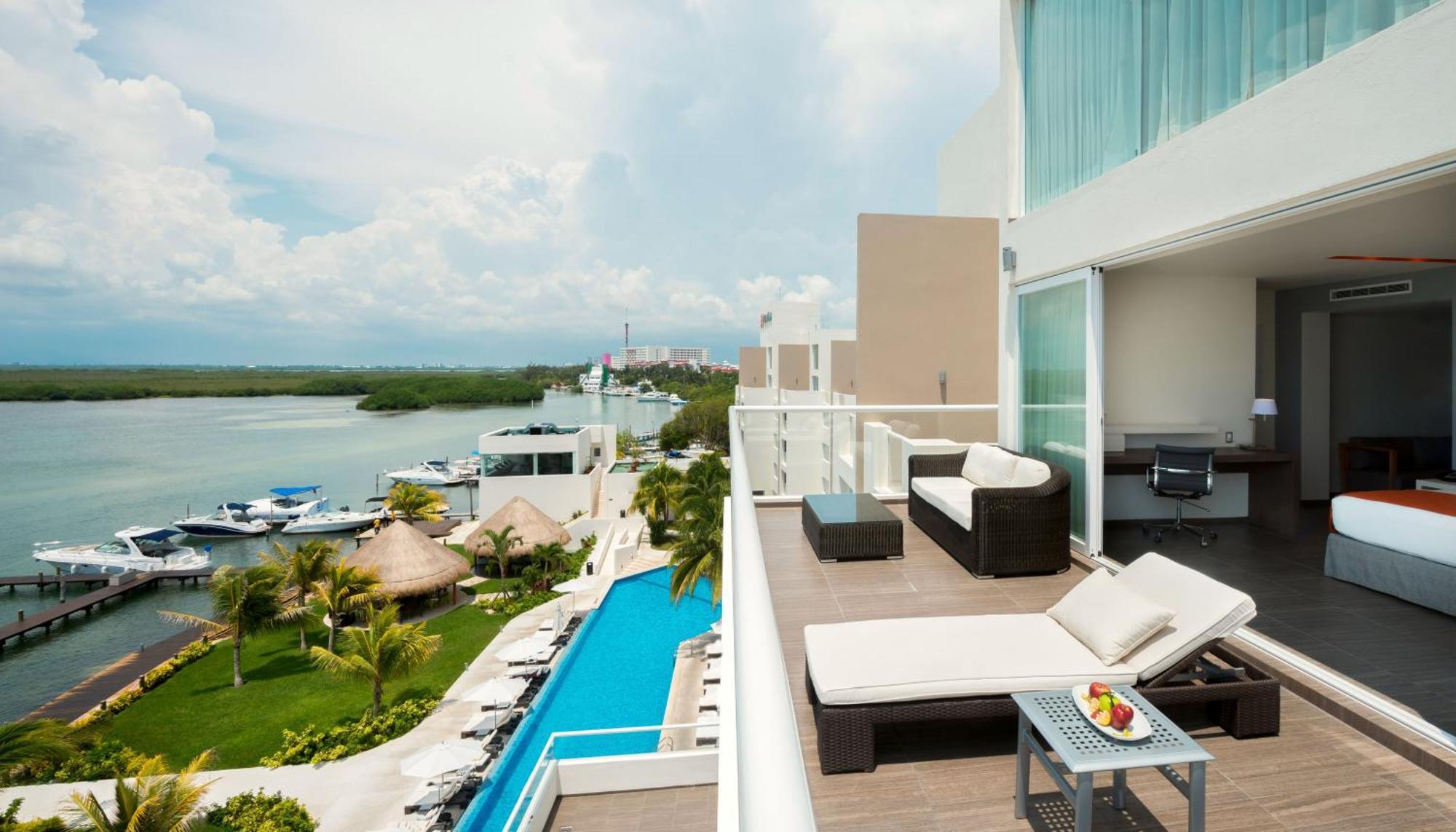 Master Suite Lagoon View