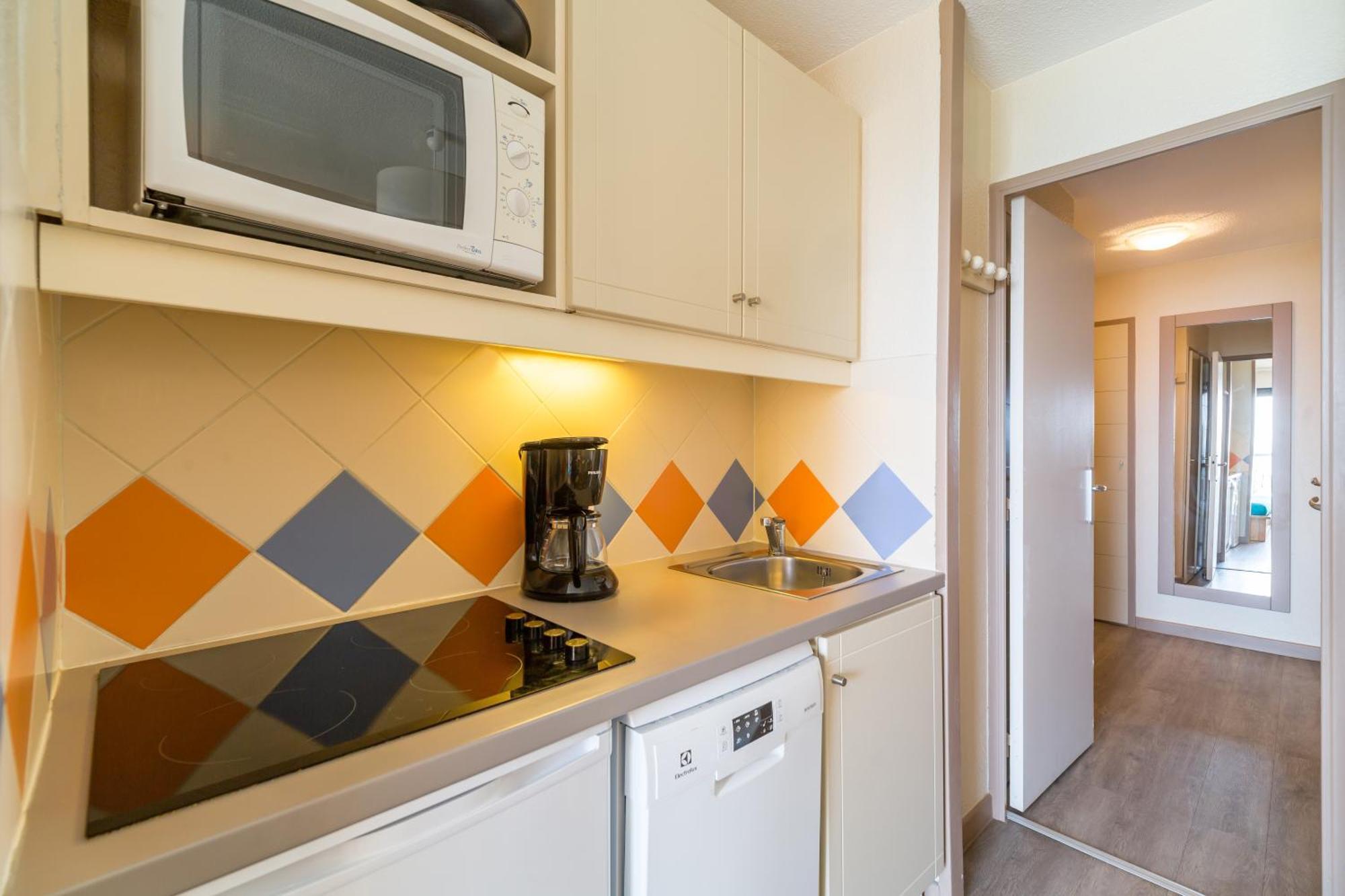 Studio with Sleeping Alcove and Terrace or Balcony (5 People) - Sea View