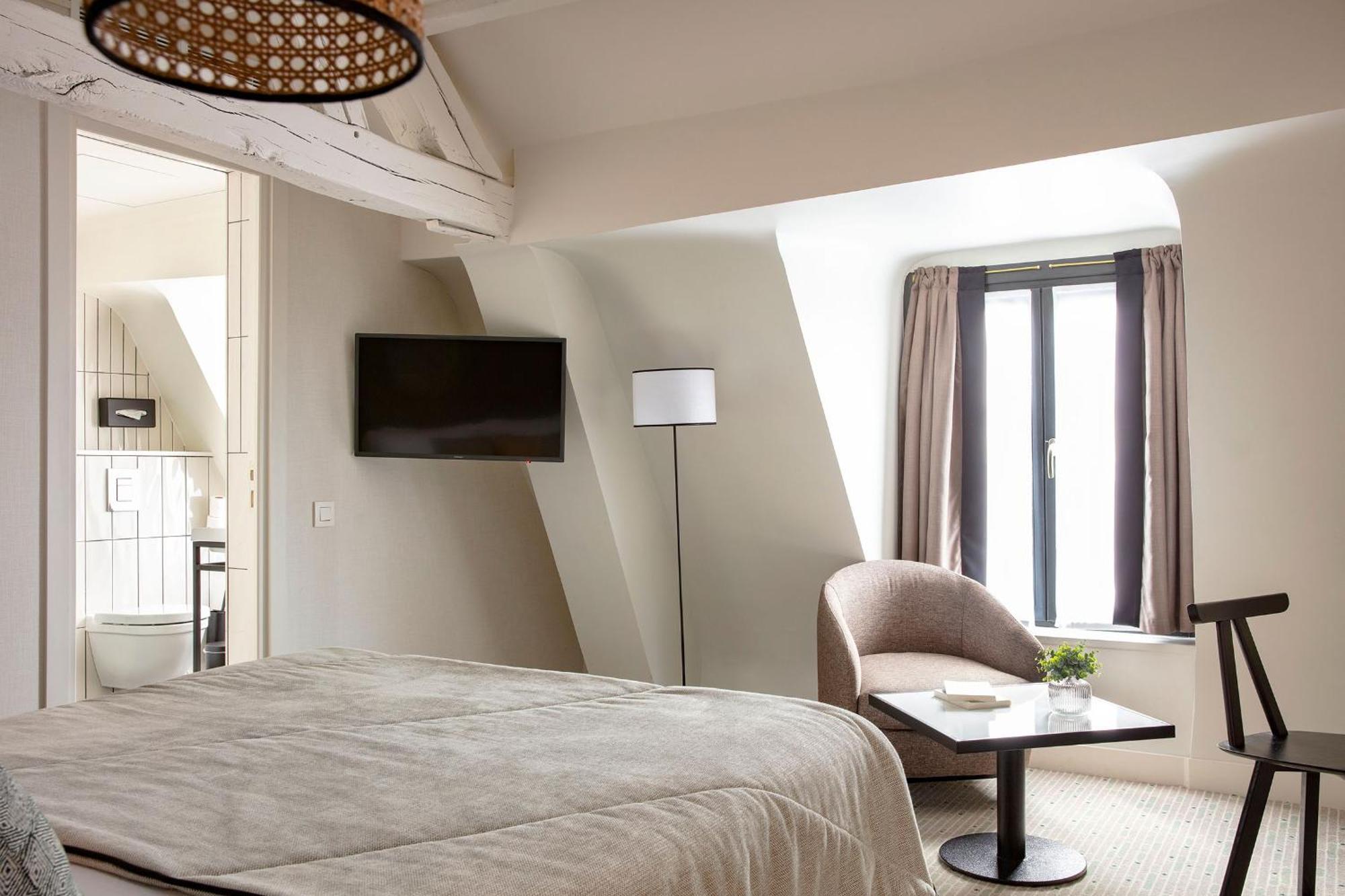 Deluxe Double or Twin Room