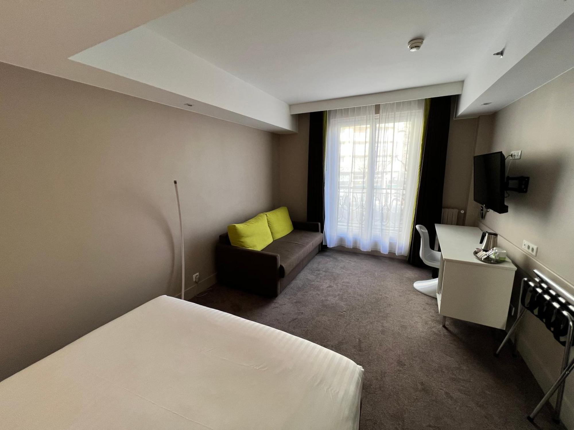 Standard Double Room Single Sofa Bed