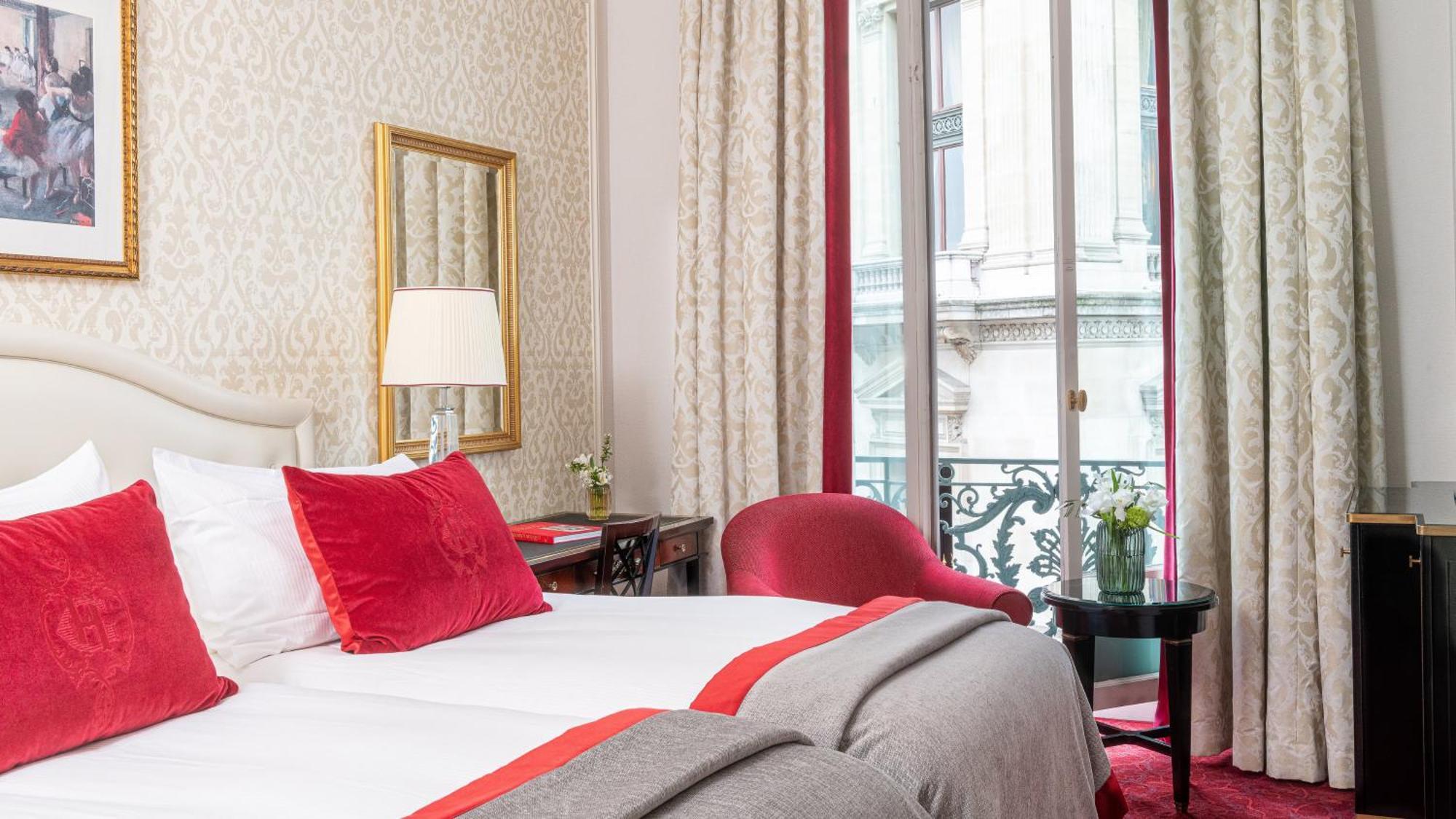 Habitación Doble Clásica con balcón y vistas a la ópera