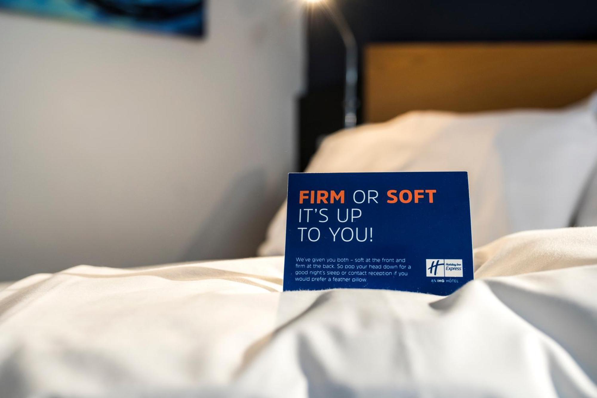 Standard Twin Room with Free Hot Breakfast
