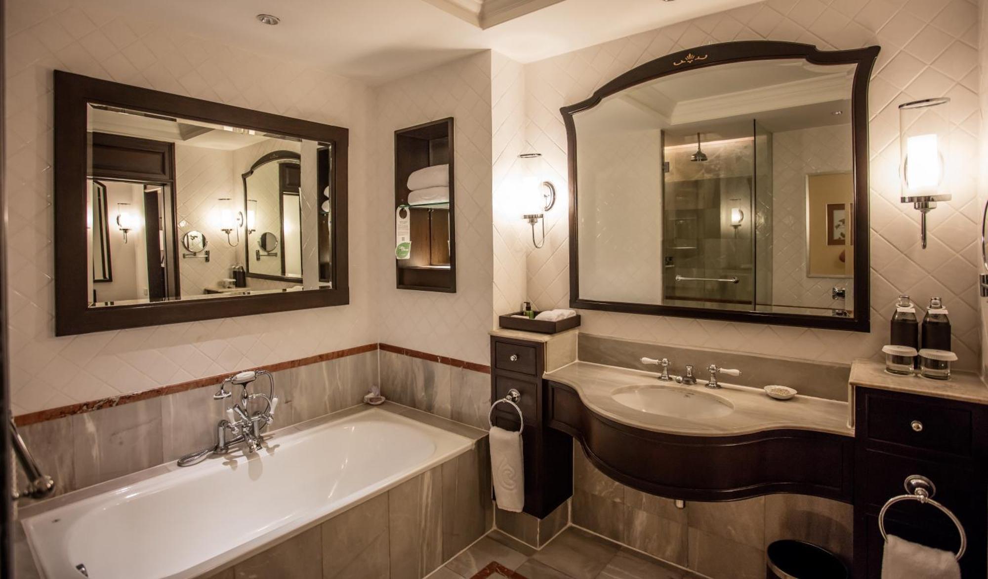 Family Room Pool Terrace,1318967038:JPEG