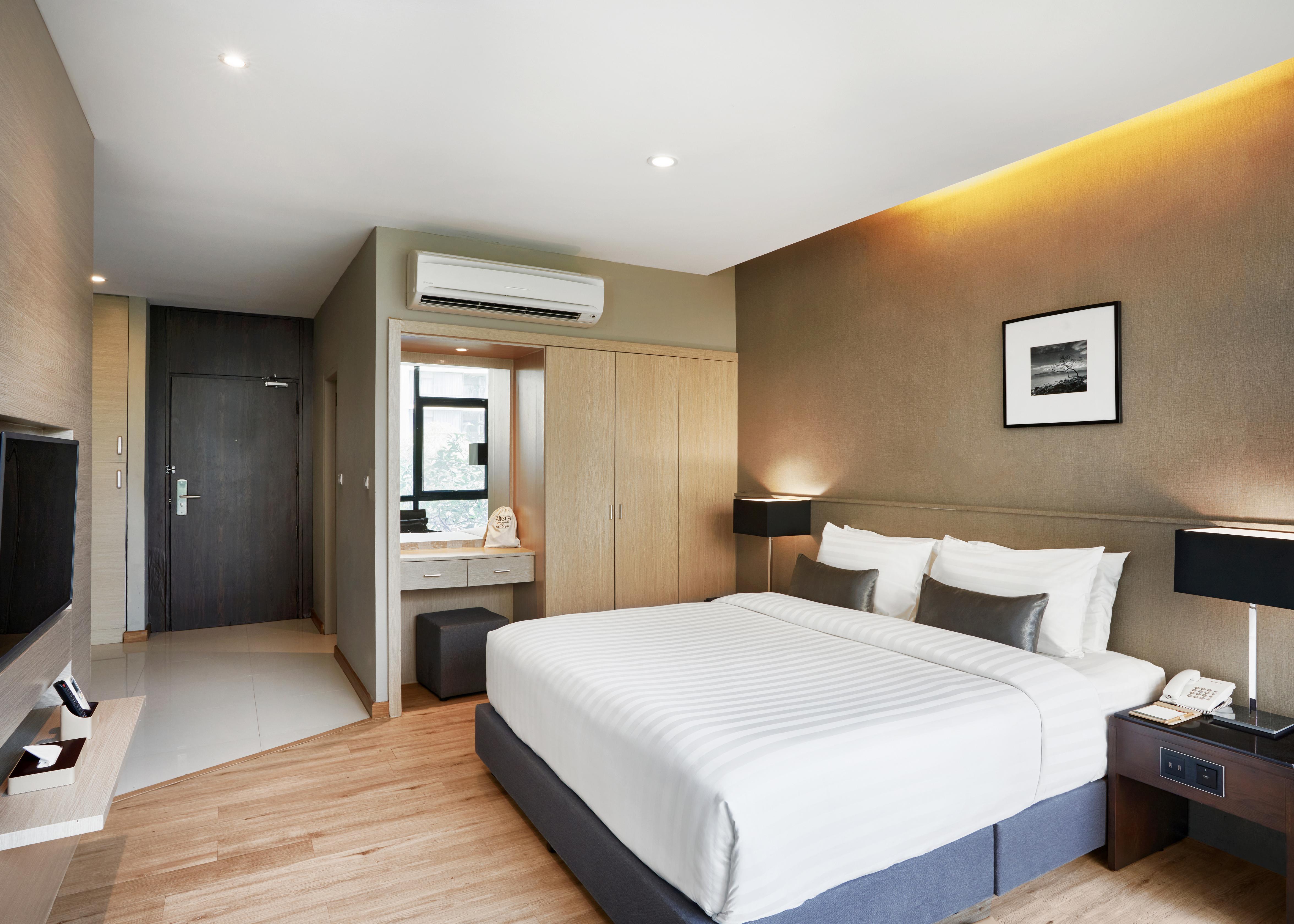 Deluxe Double Room with Pool View
