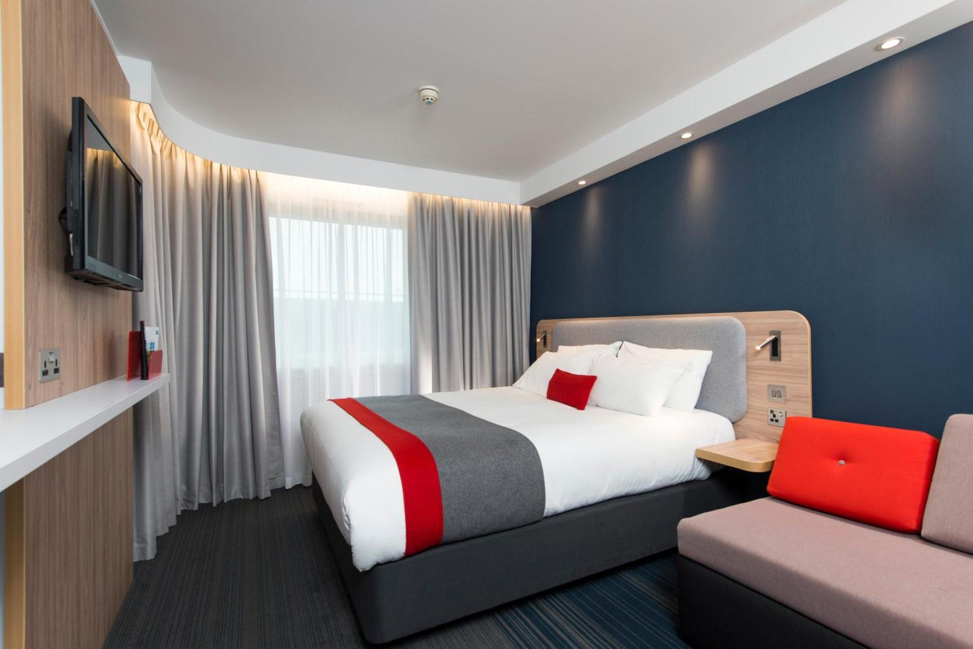 Standard Double Room with Sofa Bed and Free Hot Breakfast,1705554184:JPEG