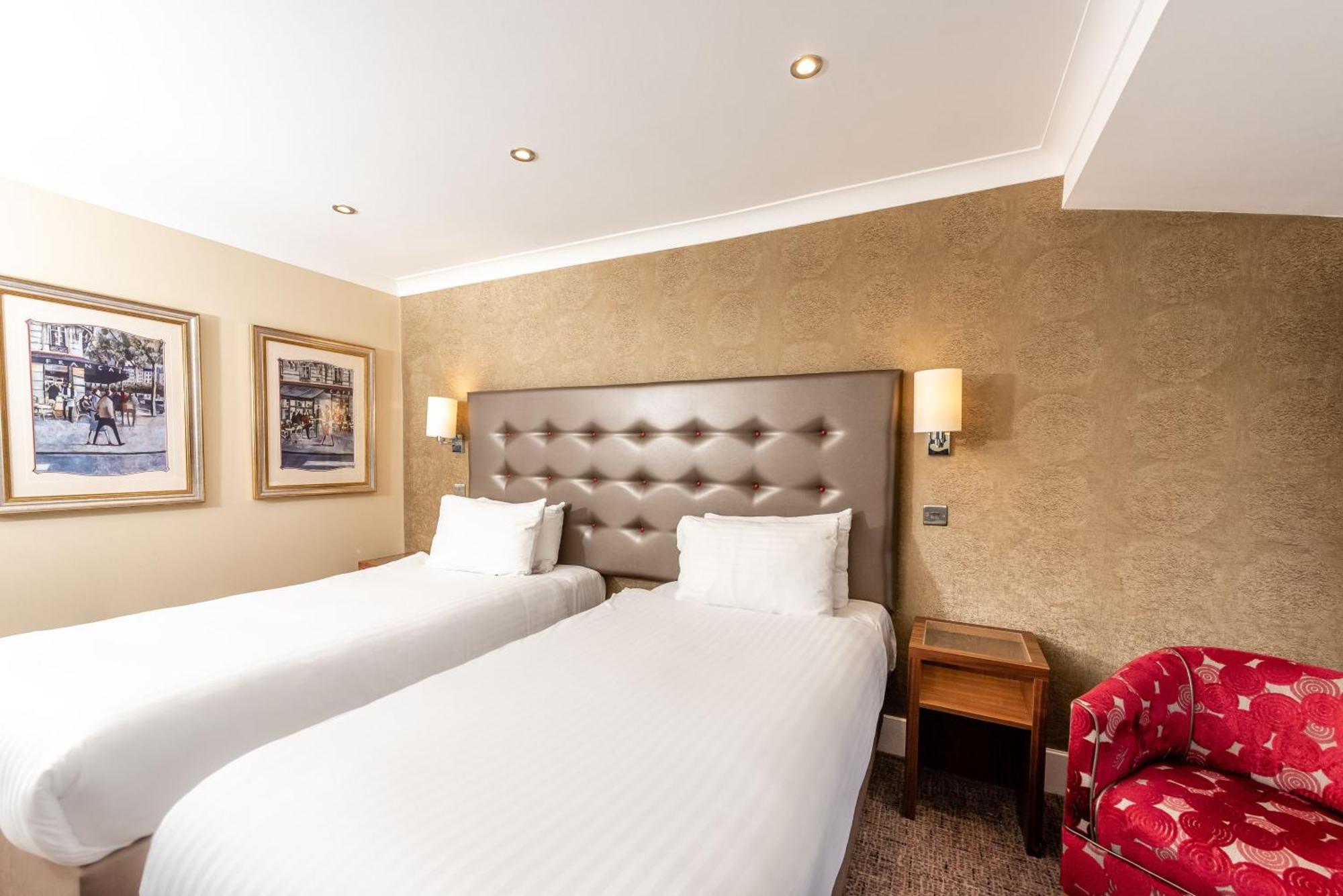 Standard Room with Two Single Beds
