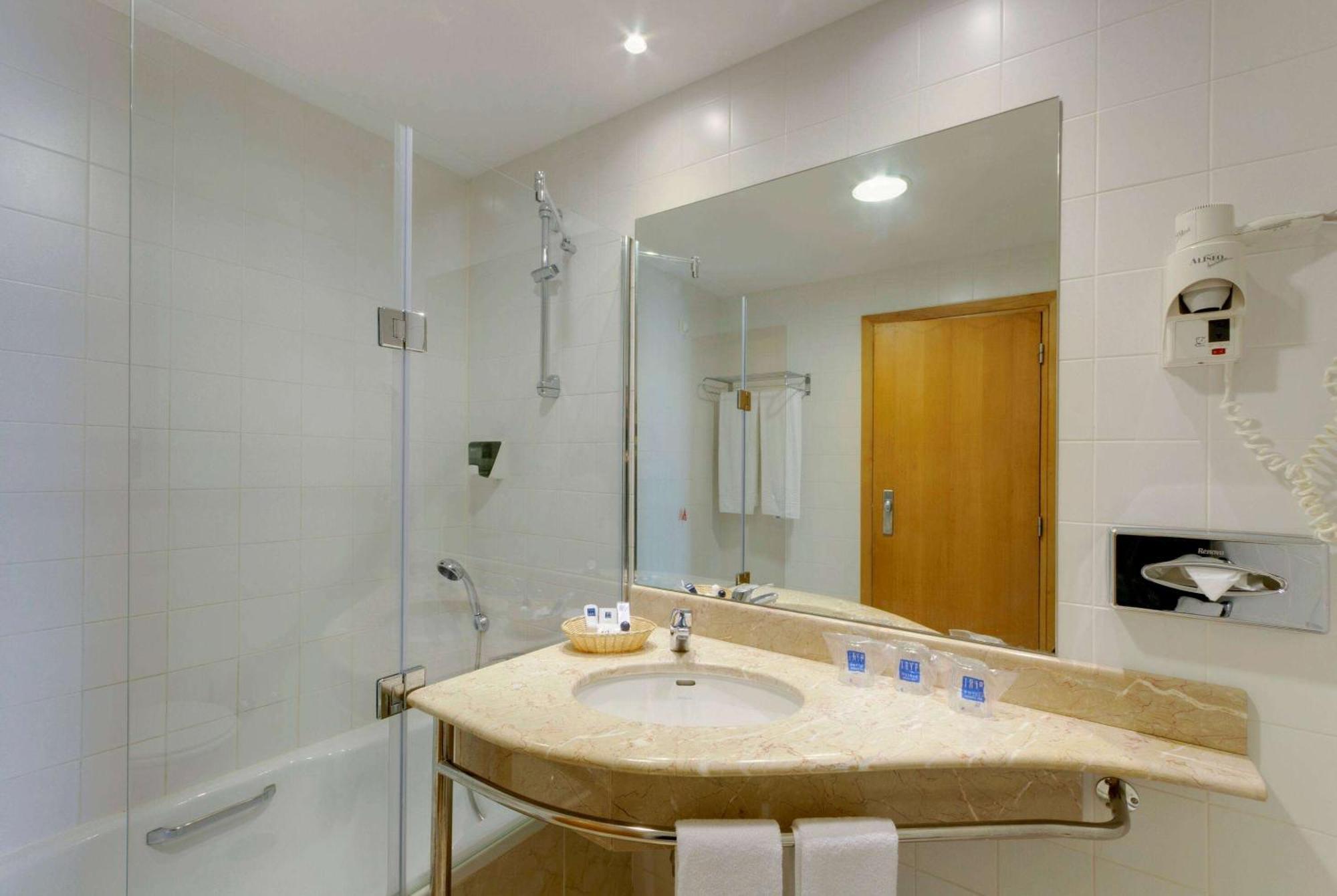 Deluxe Twin Room - Non-Smoking