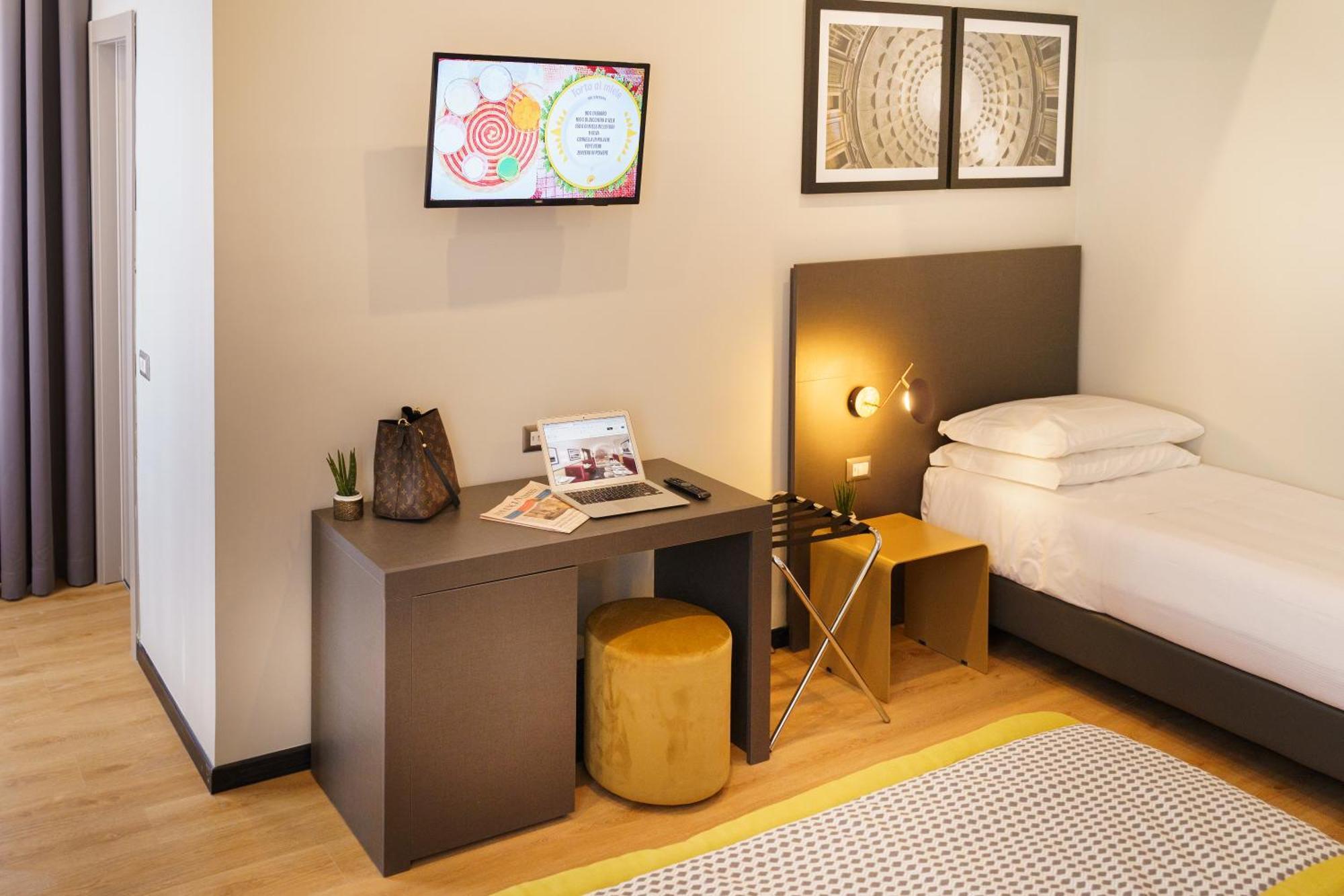 Deluxe Triple Room,1274432557:JPEG