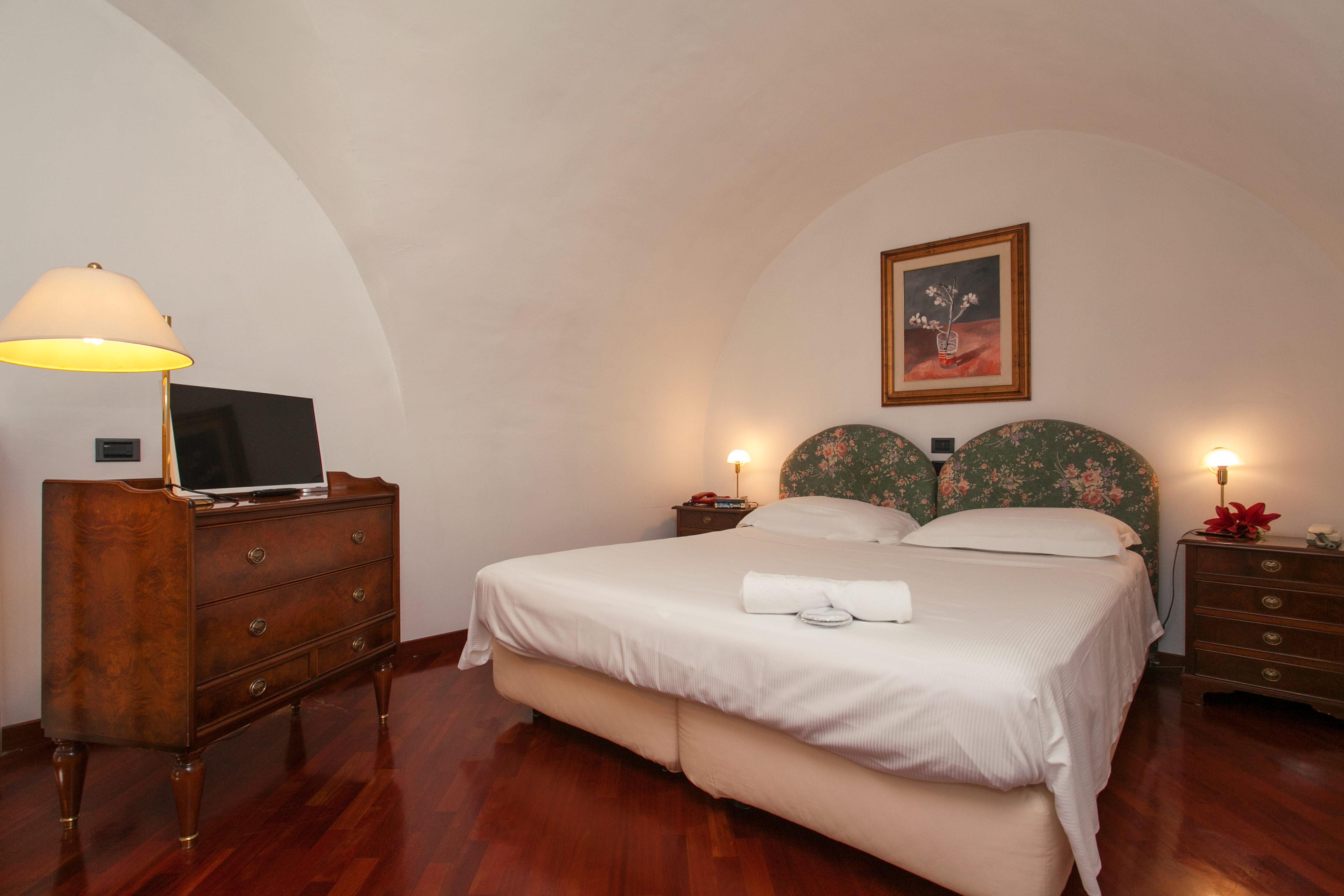Superior Double or Twin Room,696064557:JPEG