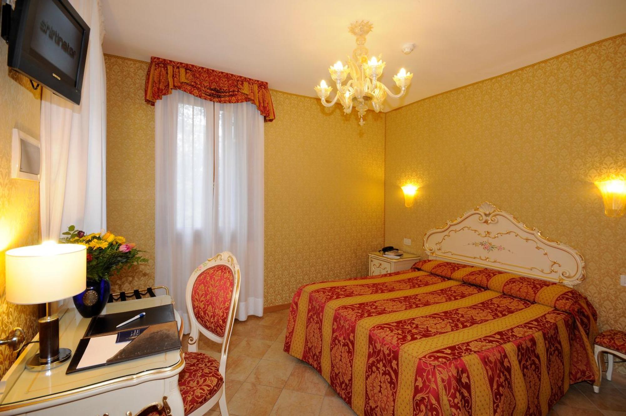 Deluxe Doppel-/Zweibettzimmer mit Balkon