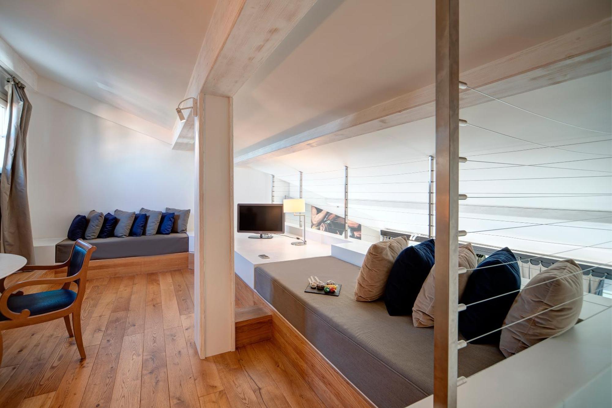 Attic Junior Suite with Spa Access,1274578456:JPEG