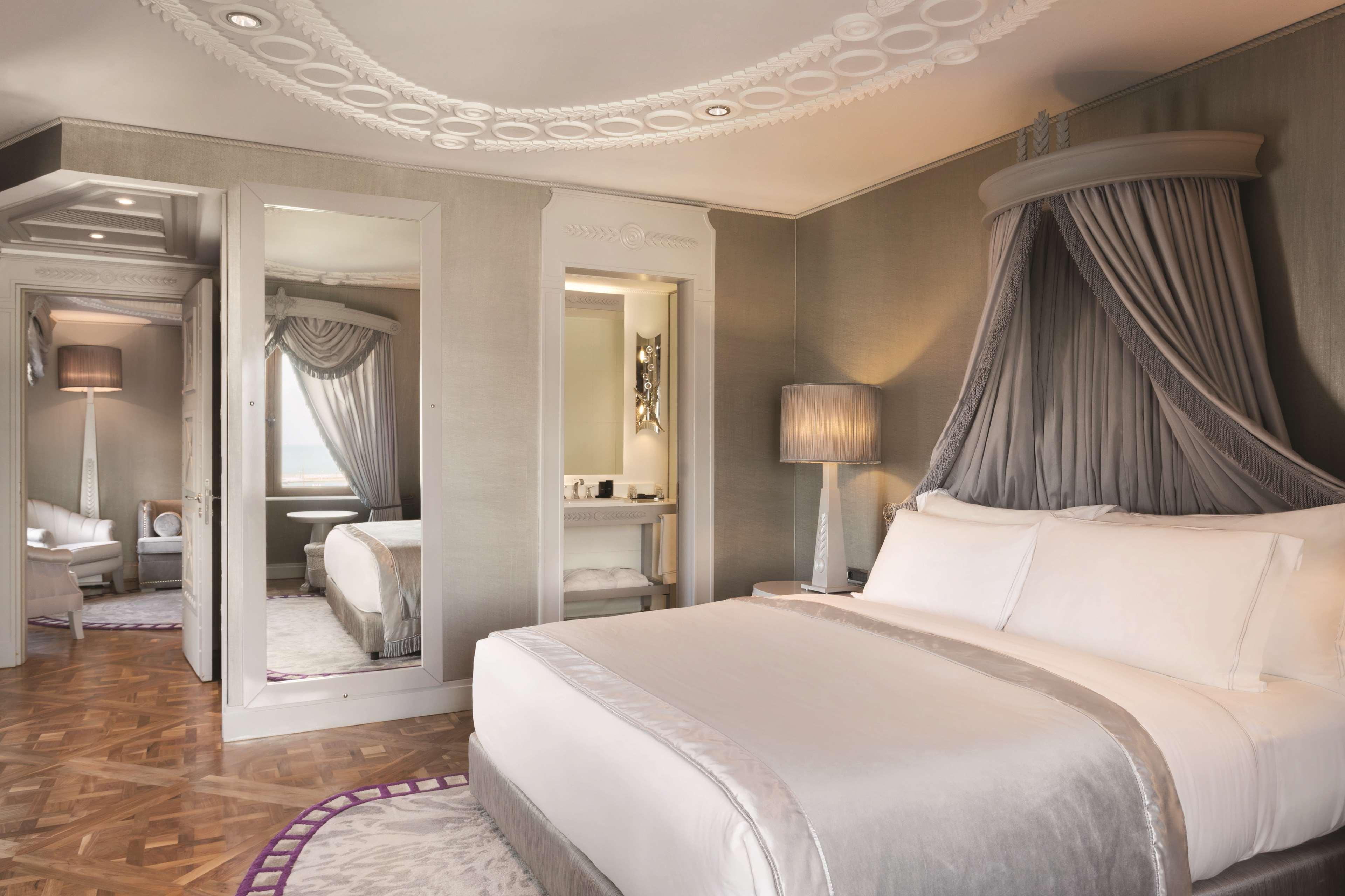 Executive Suite with Sea View including Club Access Privileges