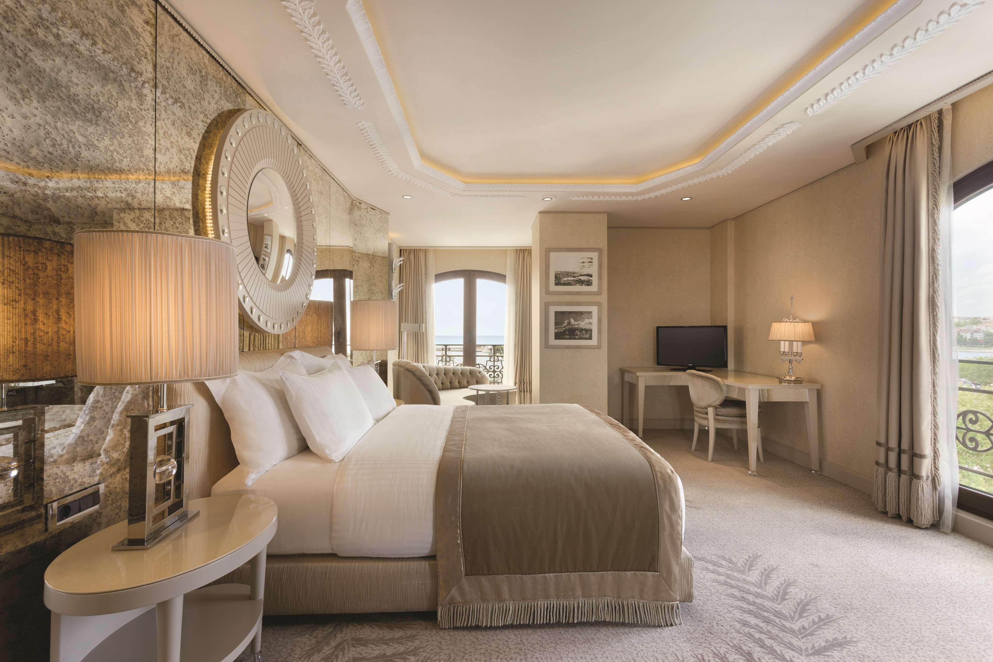 Corner King Room with Sea View