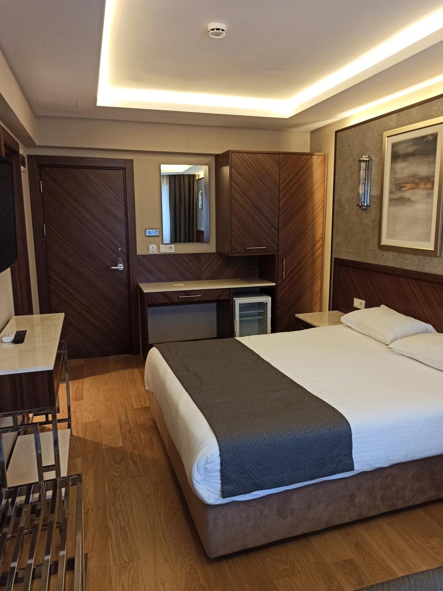 Standard King Room