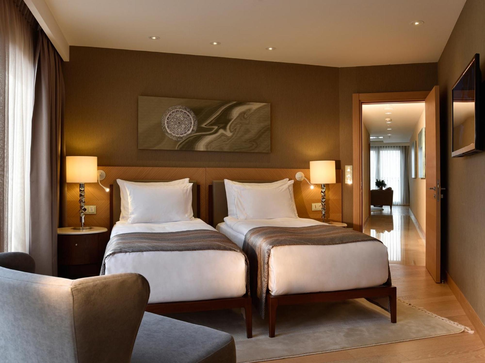 Park Bosphorus Three Bedroom Residence Garden Terrace