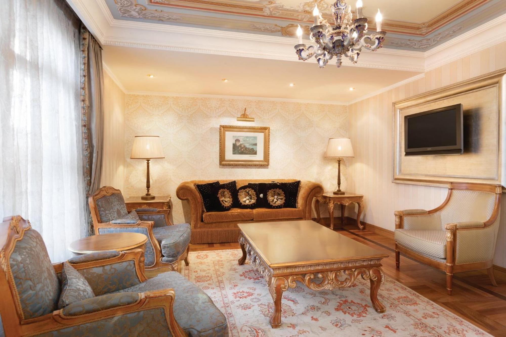 One-Bedroom Suite King Bed Non-Smoking