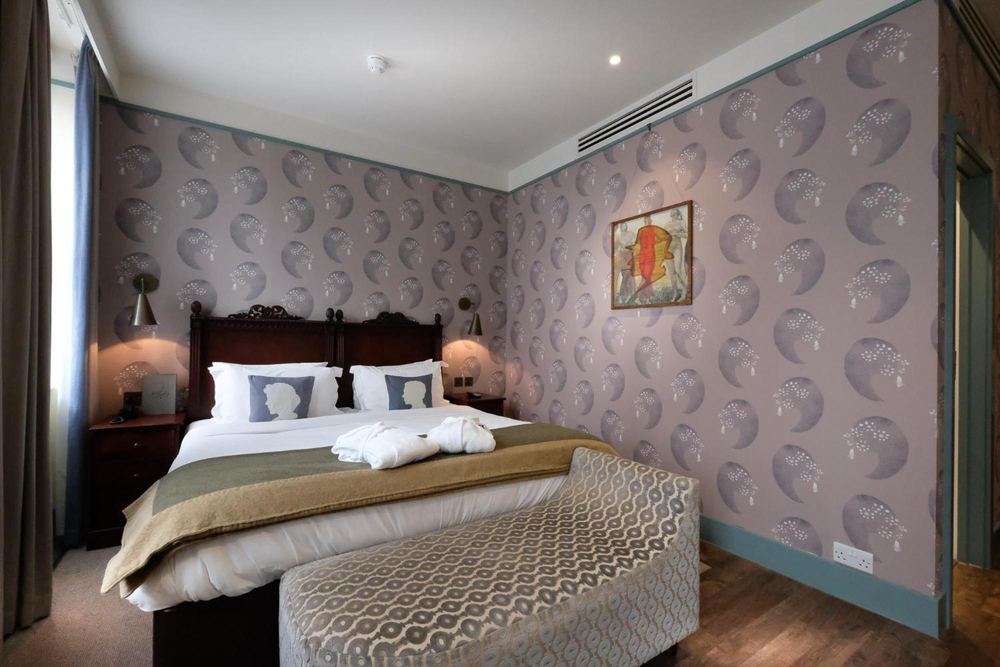 Bloomsbury Bedroom,1275088576:JPEG