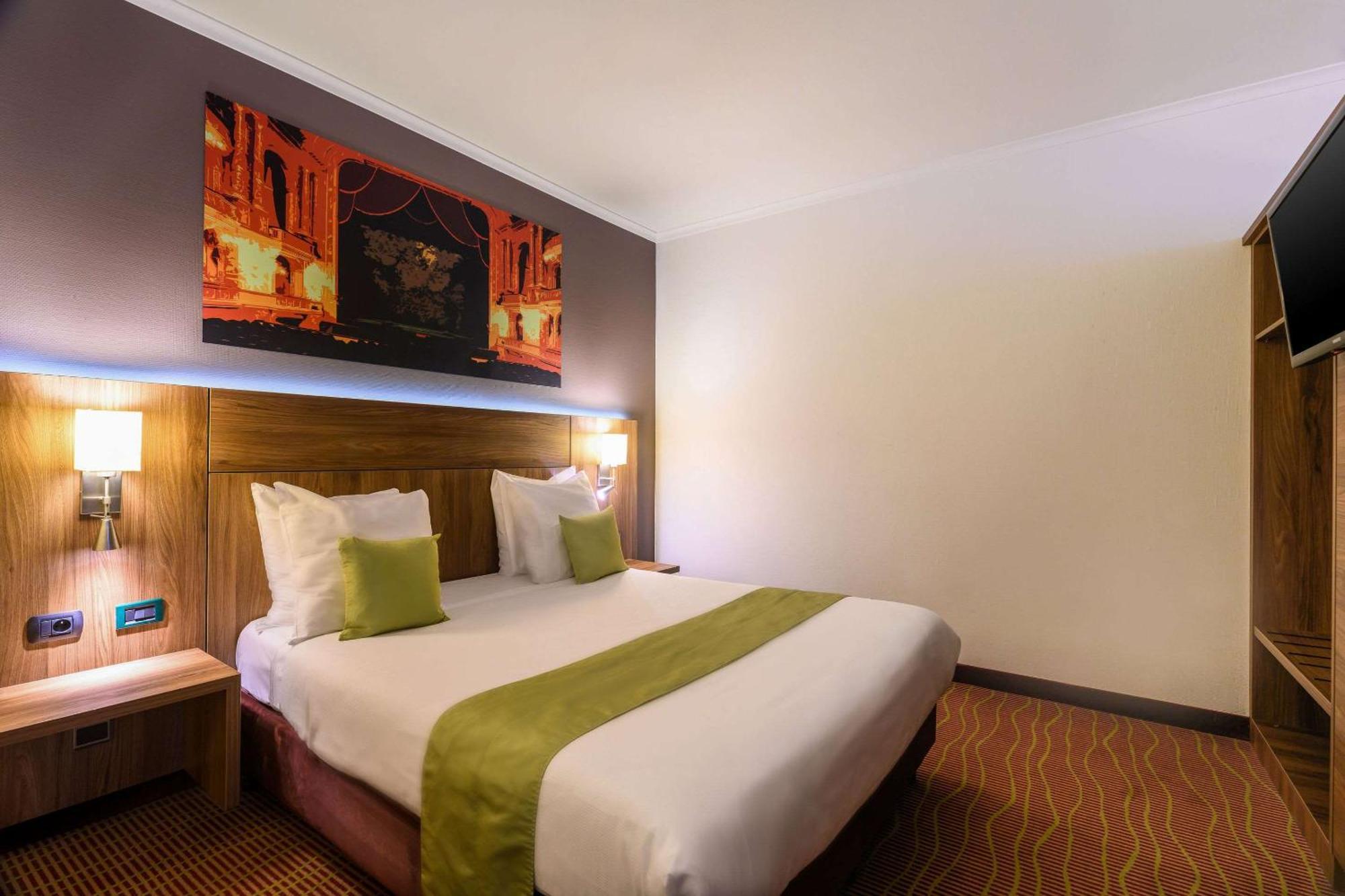 Executive Queen Room